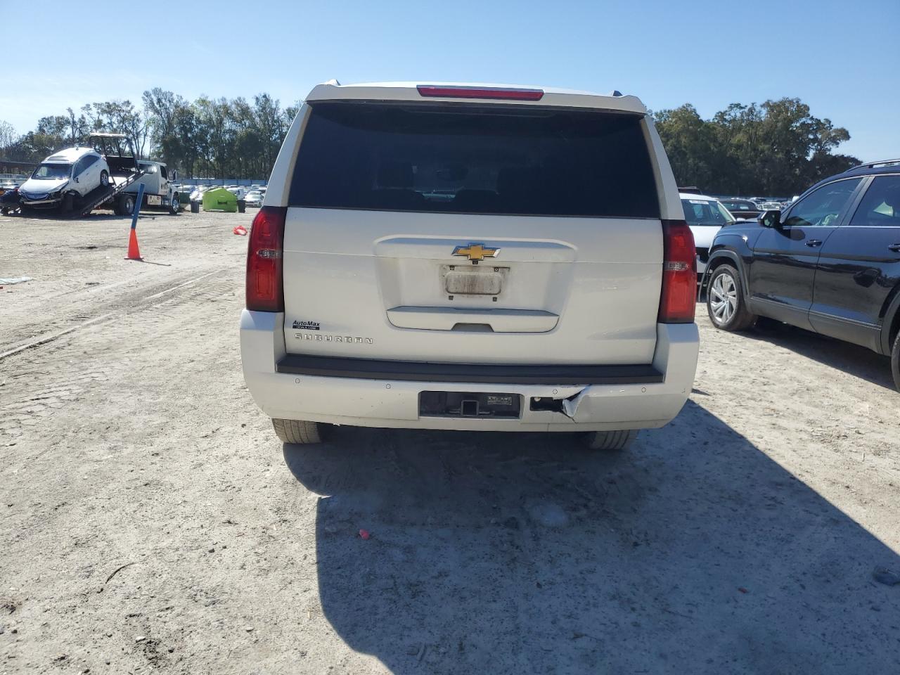 2015 CHEVROLET SUBURBAN C - Image 6