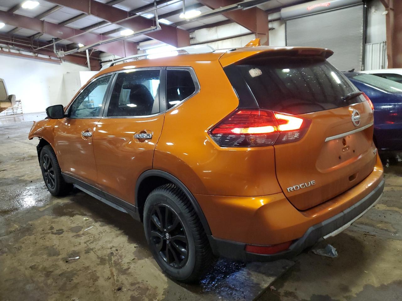 2017 NISSAN ROGUE SV - Image 2