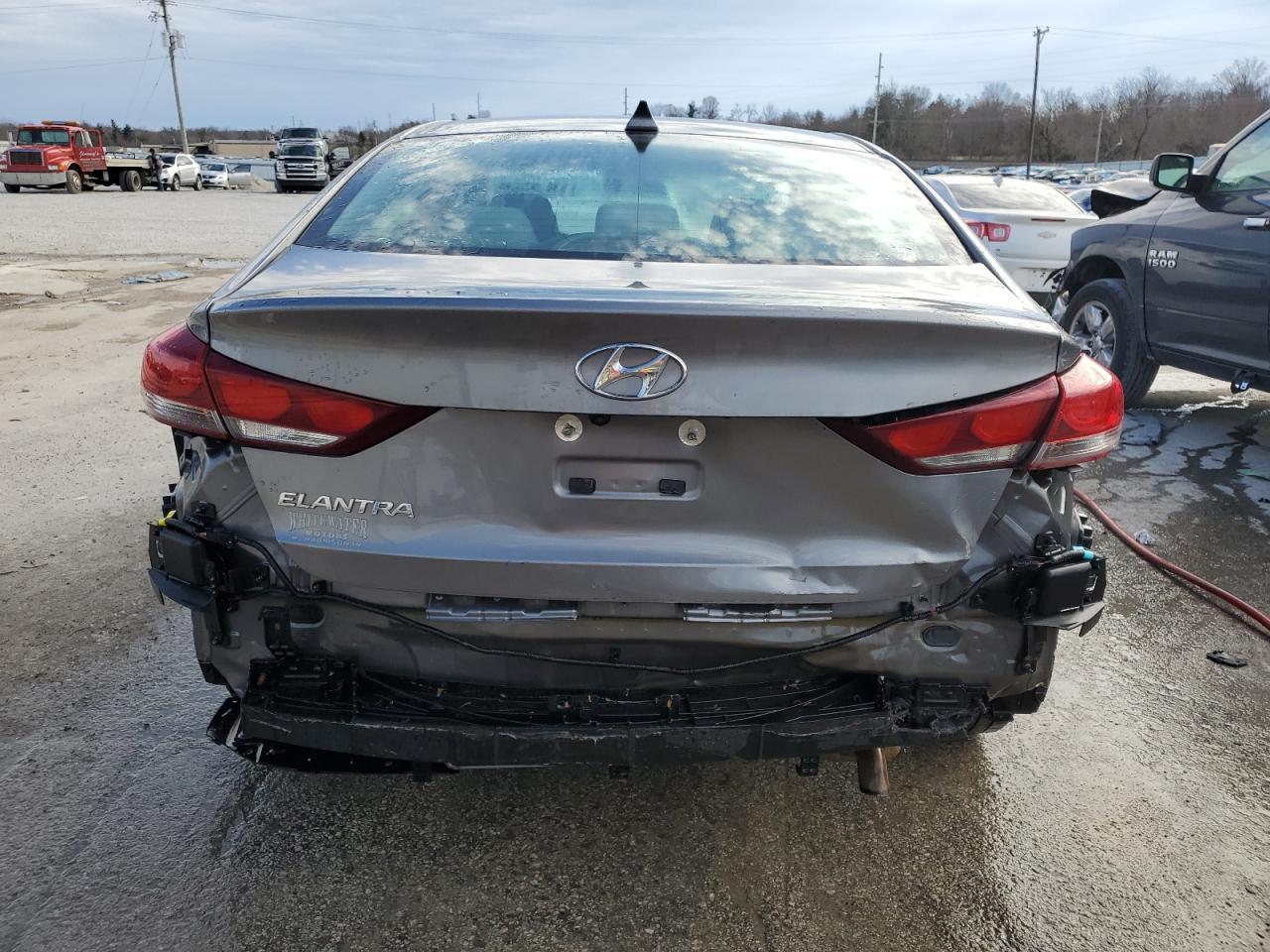 2018 HYUNDAI ELANTRA SE - Фото 6