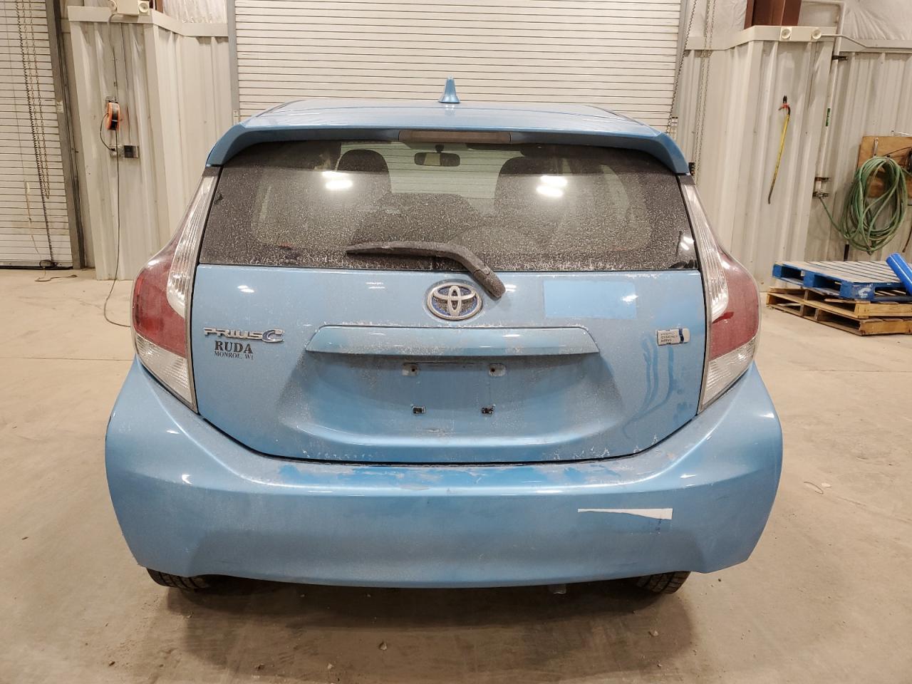 2015 TOYOTA PRIUS C - Image 6