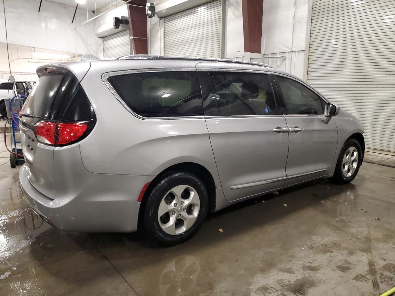 2017 CHRYSLER PACIFICA T - Image 3