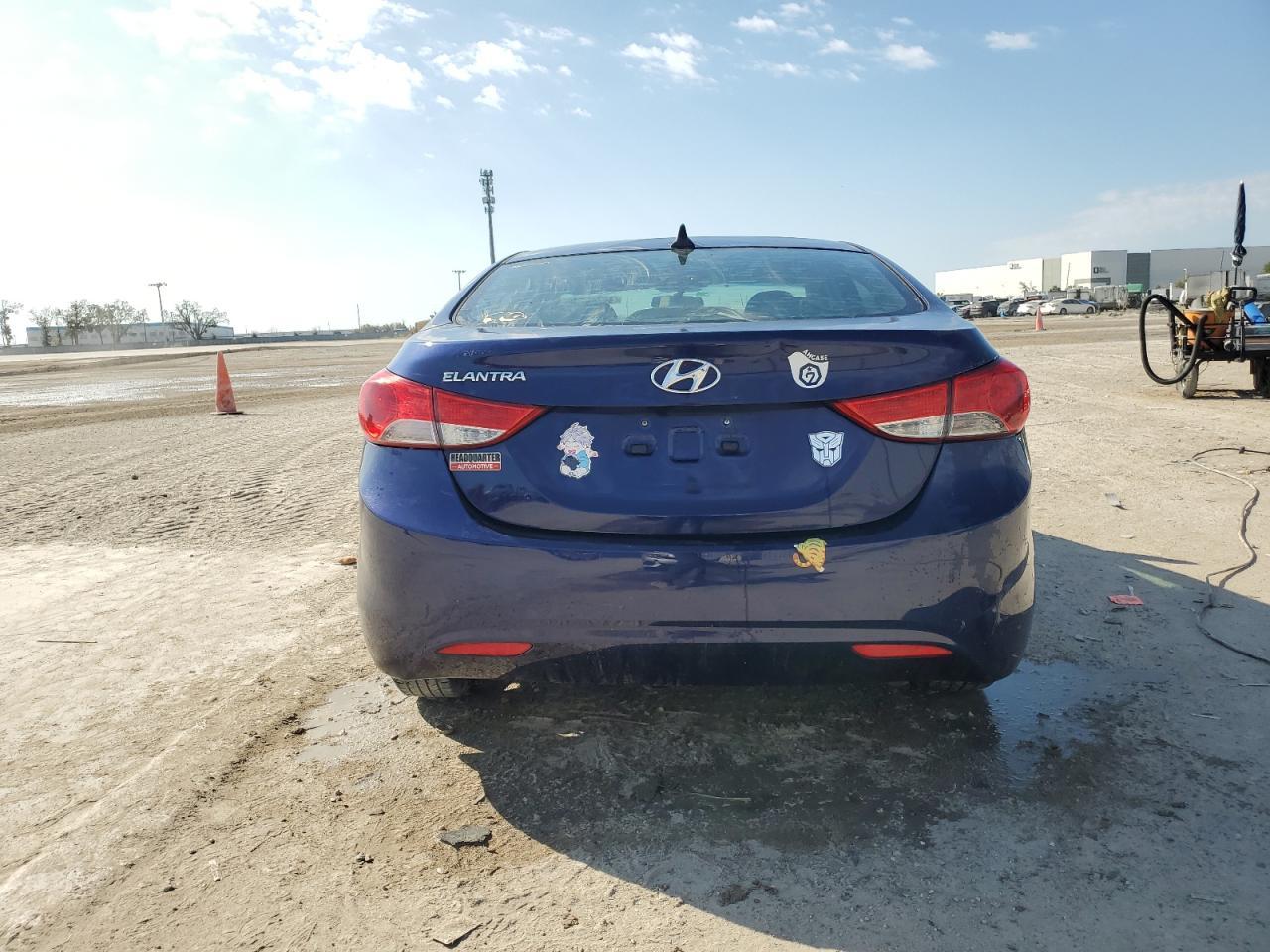 2013 HYUNDAI ELANTRA GL - Image 6