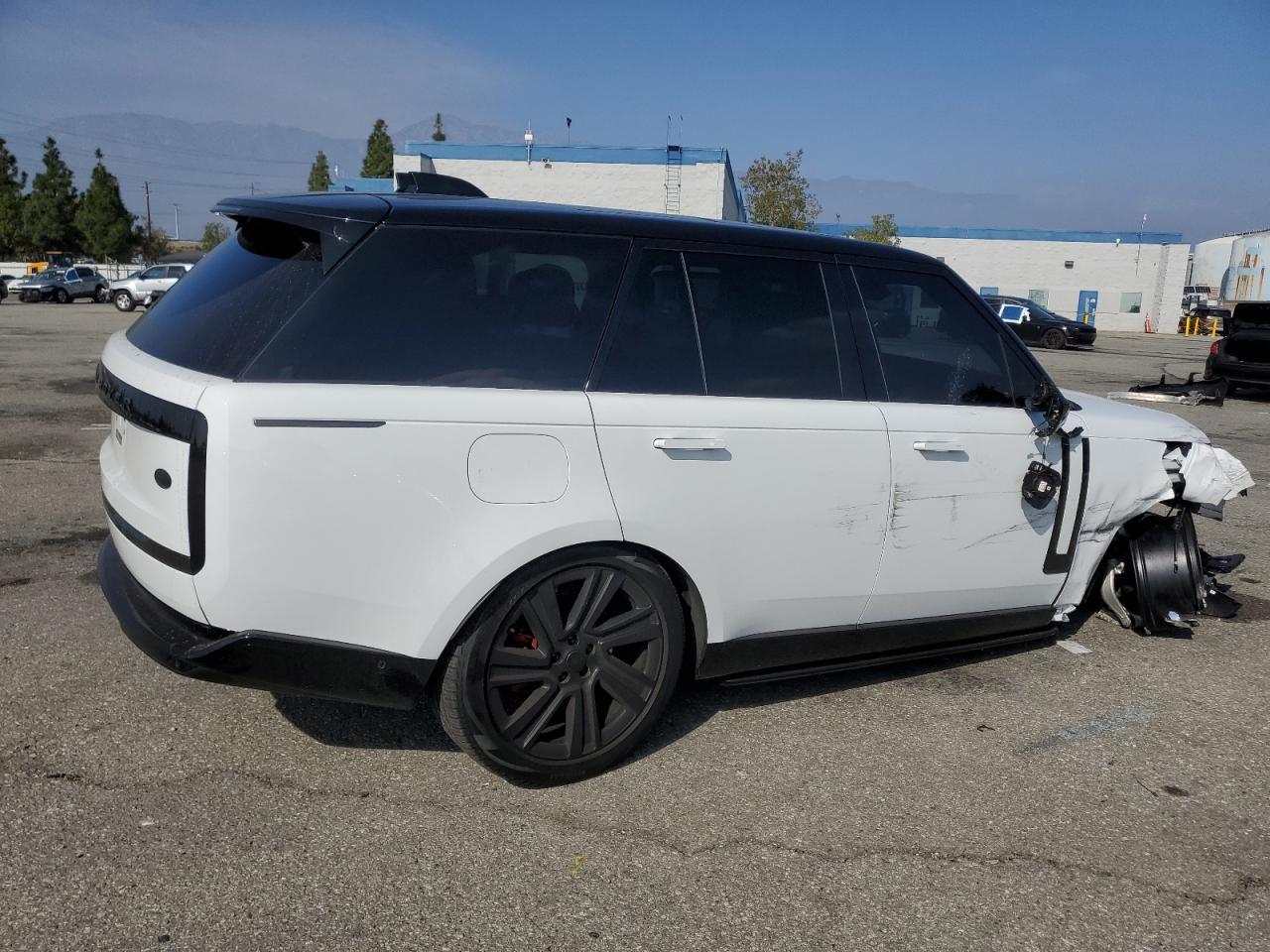 2023 LAND ROVER RANGE ROVE - Image 3