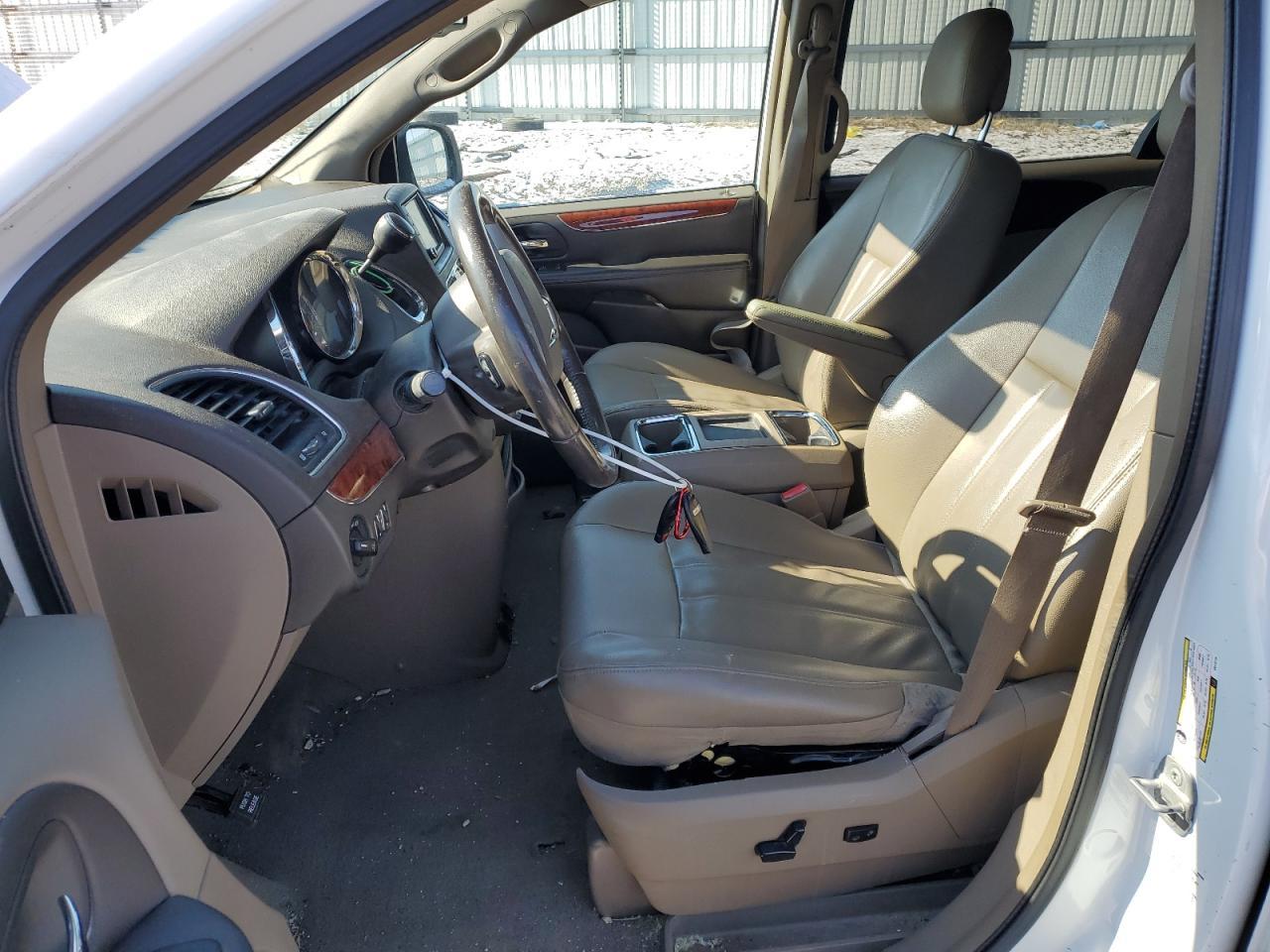 2014 CHRYSLER TOWN & COU - Фото 7