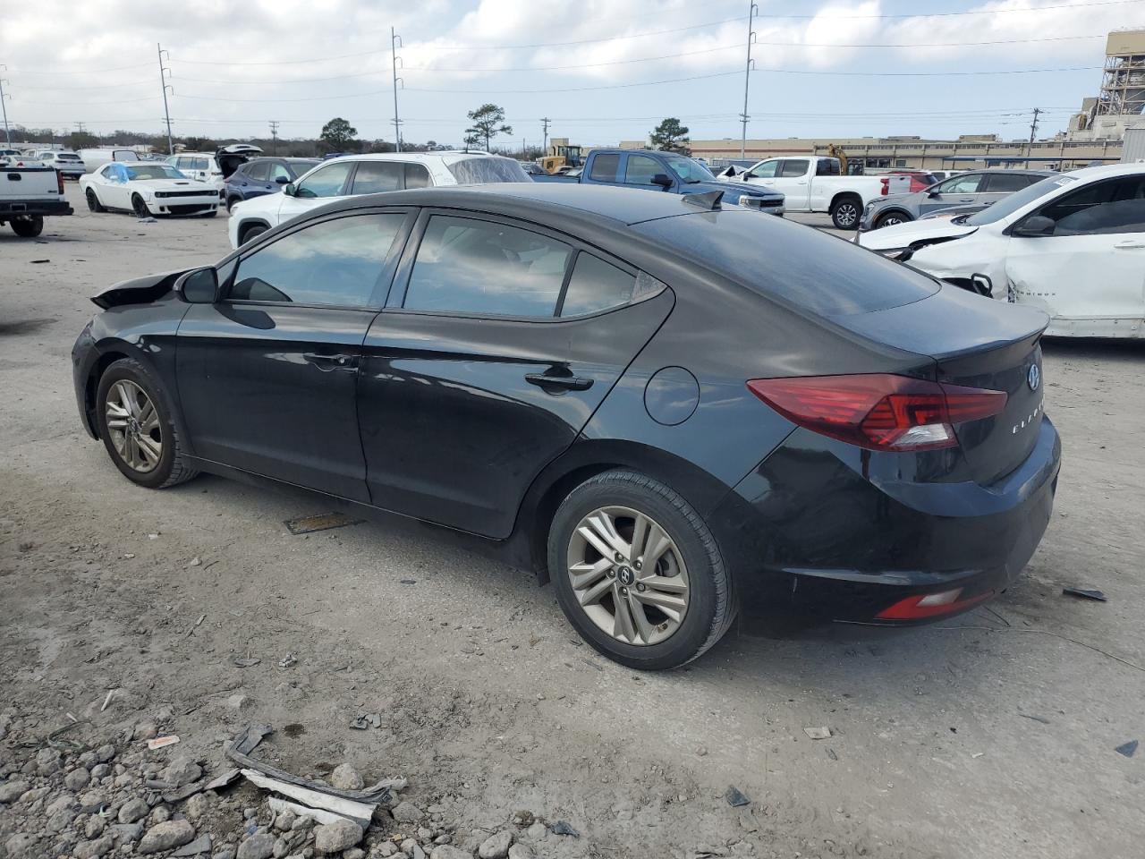 2019 HYUNDAI ELANTRA SE - Фото 2