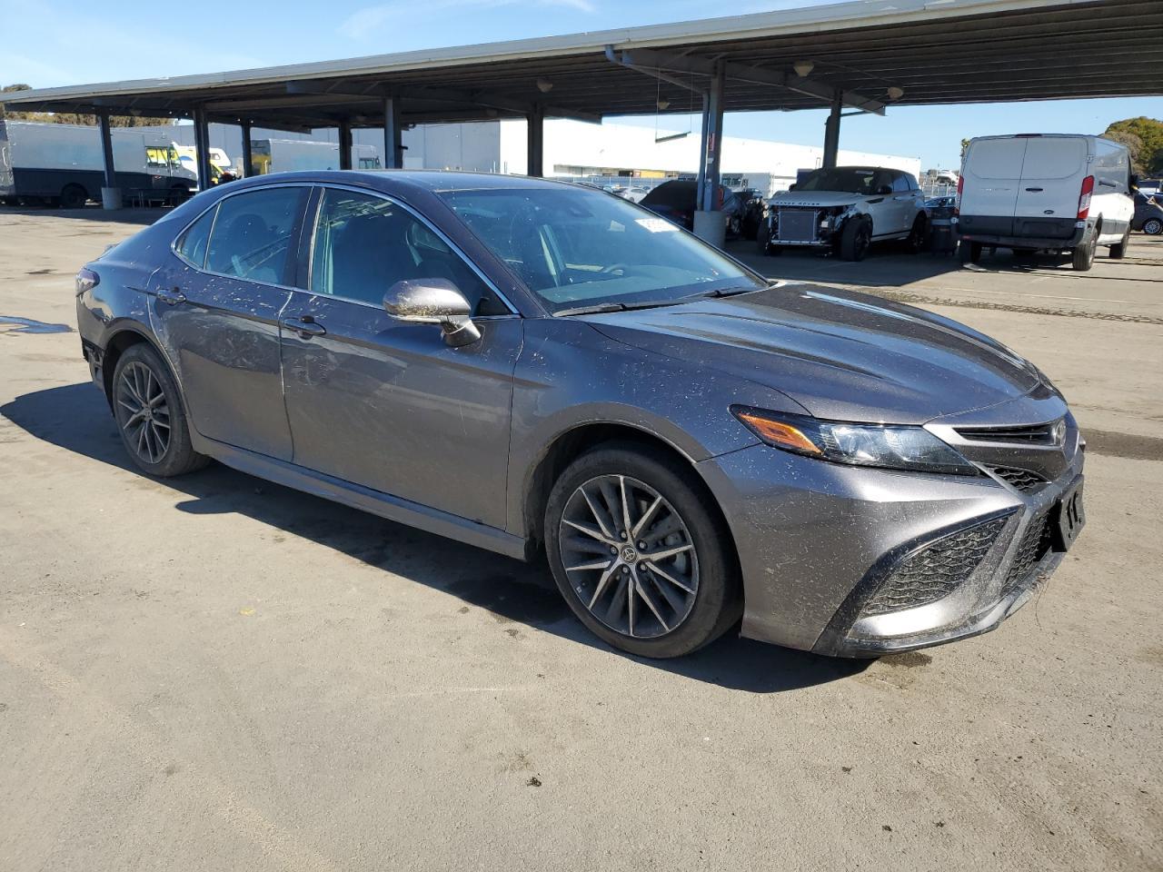 2021 TOYOTA CAMRY SE - Фото 4