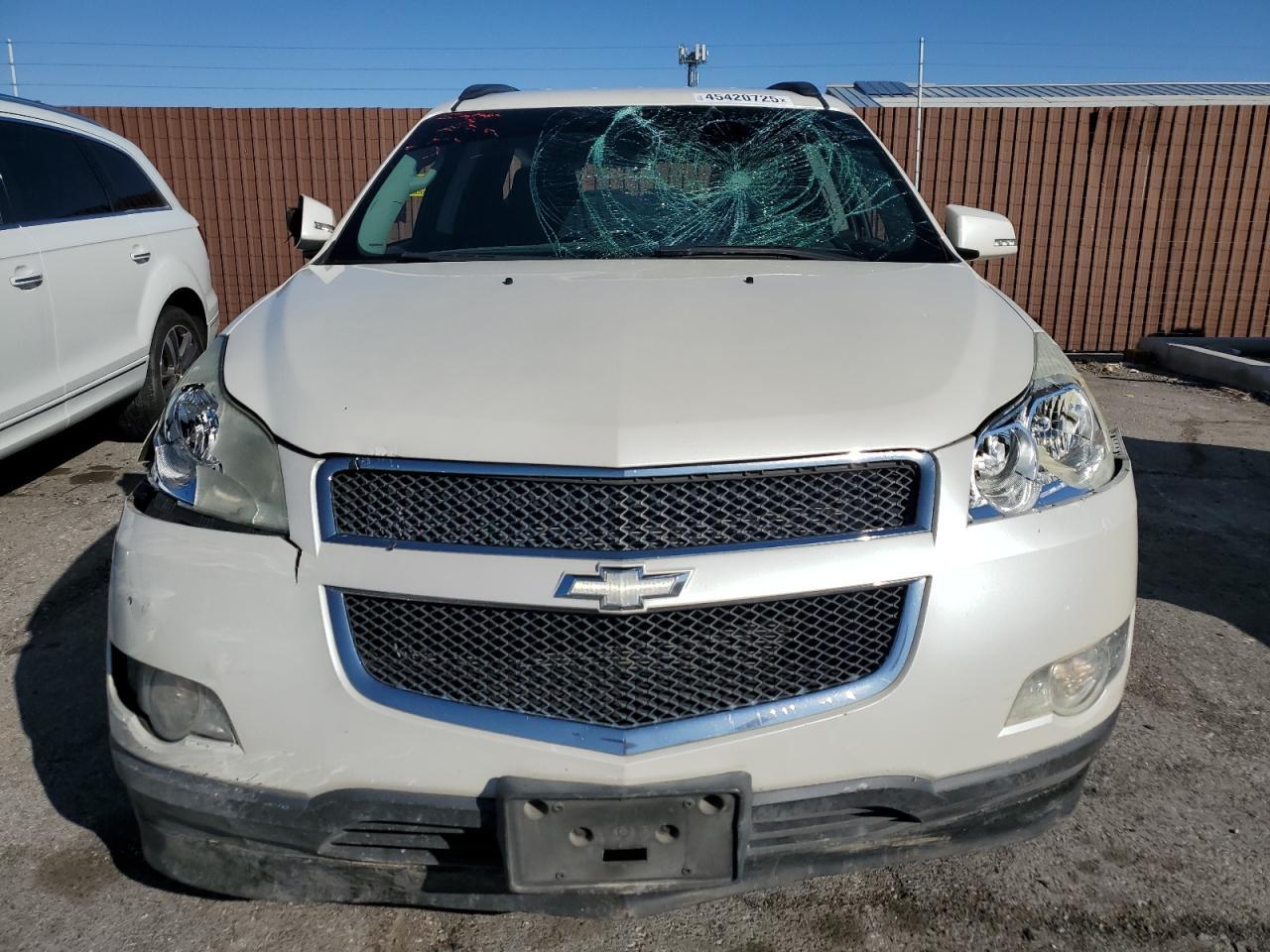 2011 CHEVROLET TRAVERSE L - Image 5