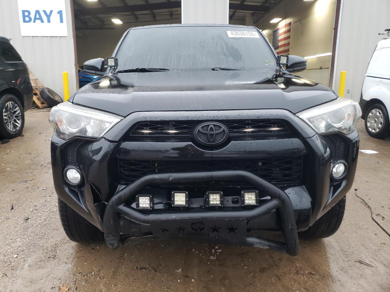 2019 TOYOTA 4RUNNER SR - Фото 5