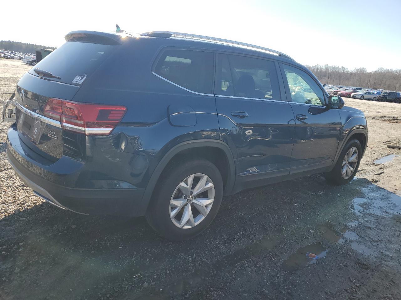 2018 VOLKSWAGEN ATLAS SE - Image 3
