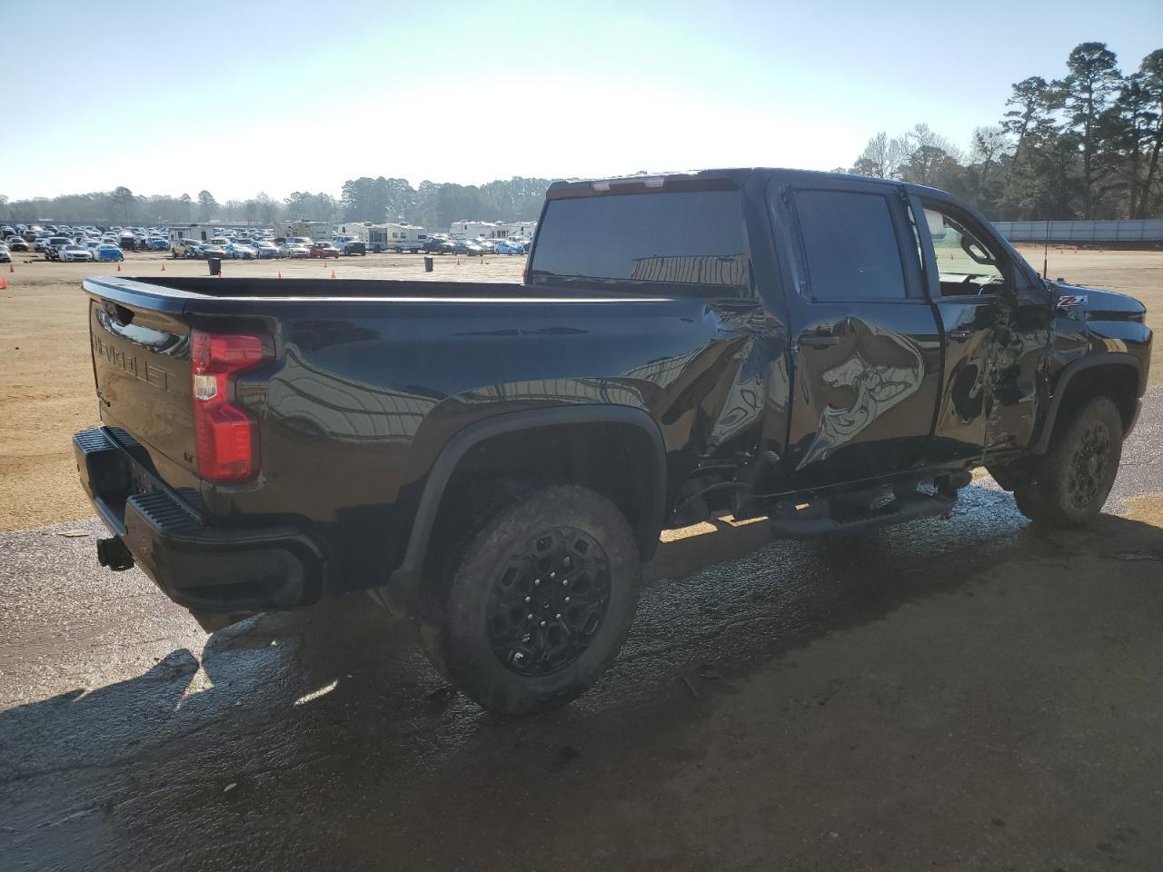 2023 CHEVROLET SILVERADO - Image 3