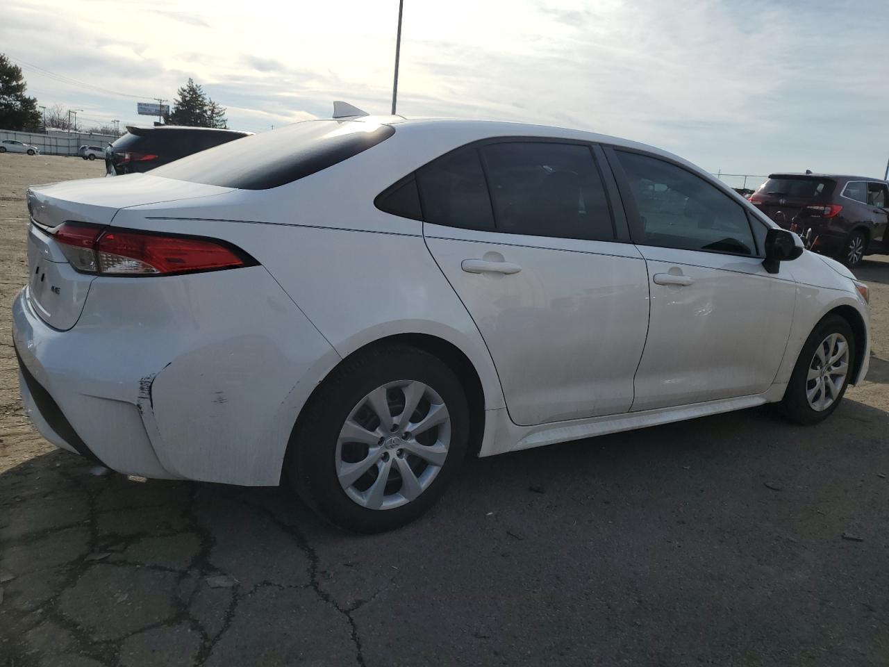 2020 TOYOTA COROLLA LE - Фото 3