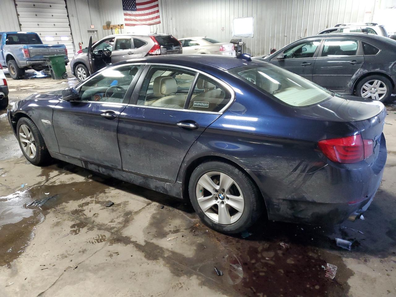 2013 BMW 528 XI - Фото 2