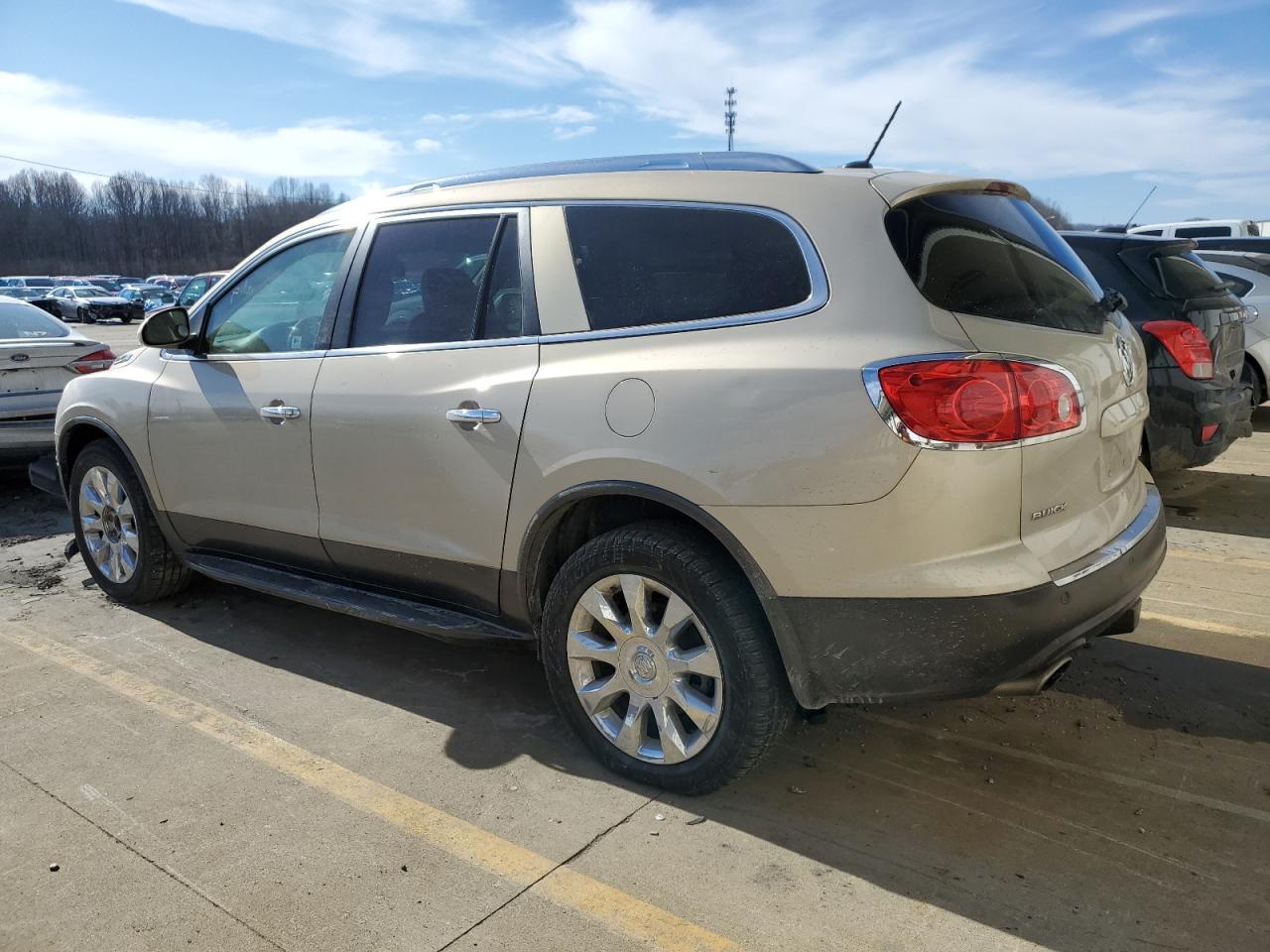 2011 BUICK ENCLAVE CX - Image 2