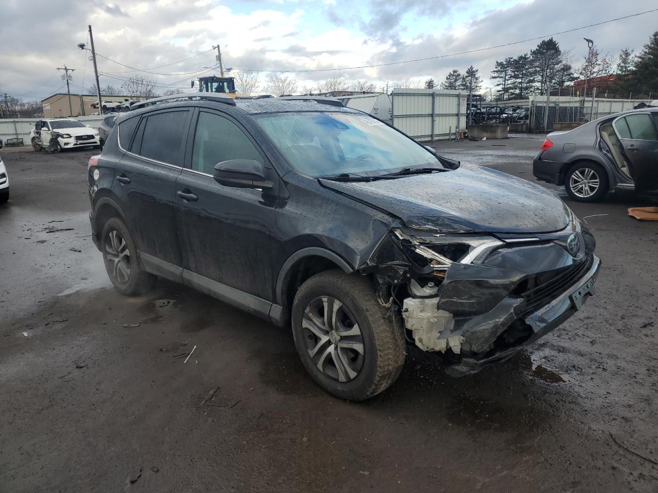 2018 TOYOTA RAV4 LE - Image 4