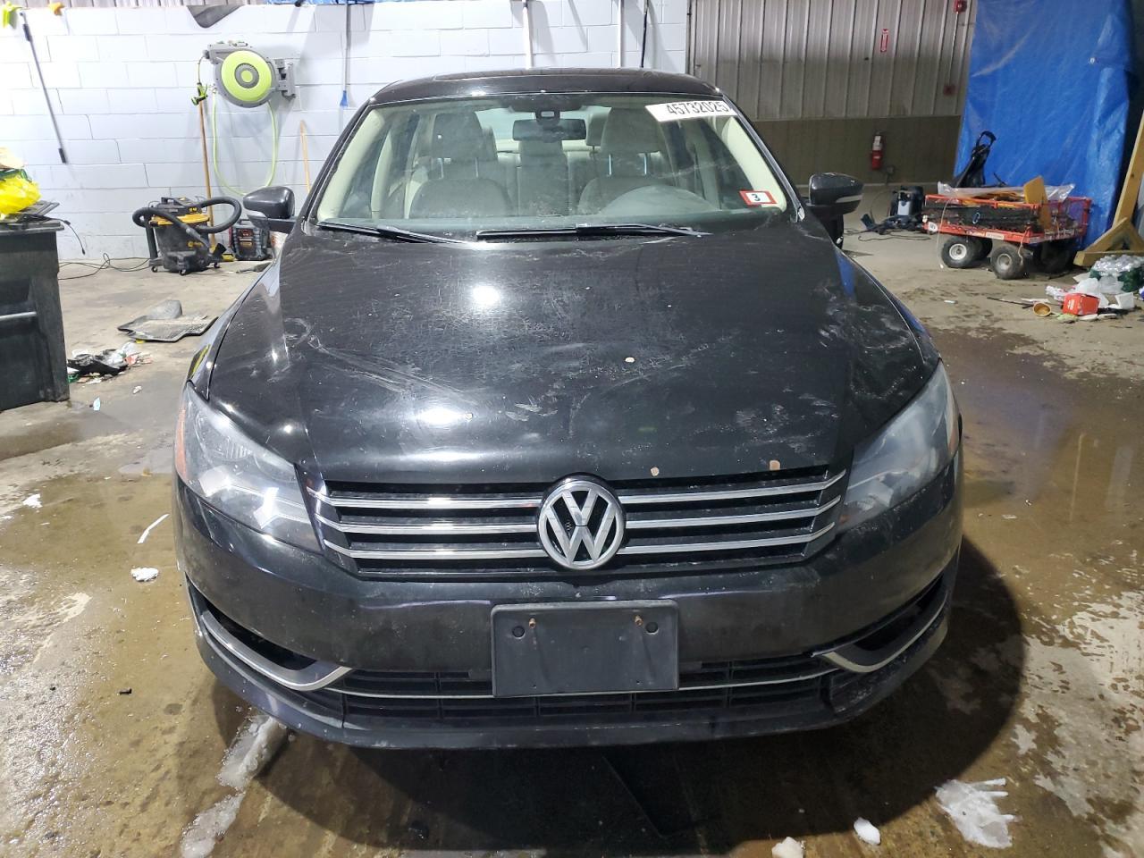 2013 VOLKSWAGEN PASSAT SE - Image 5