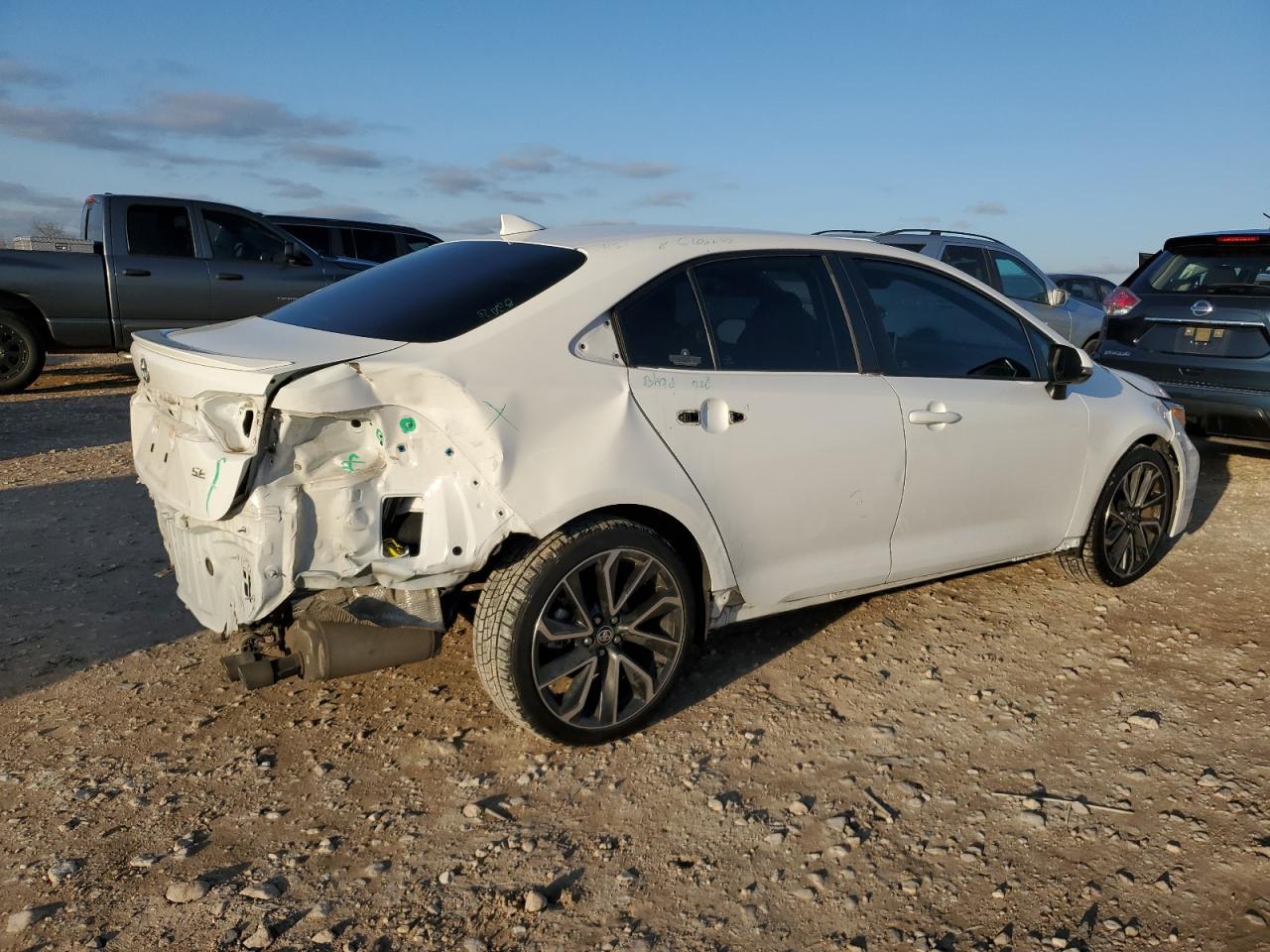 2020 TOYOTA COROLLA SE - Фото 3