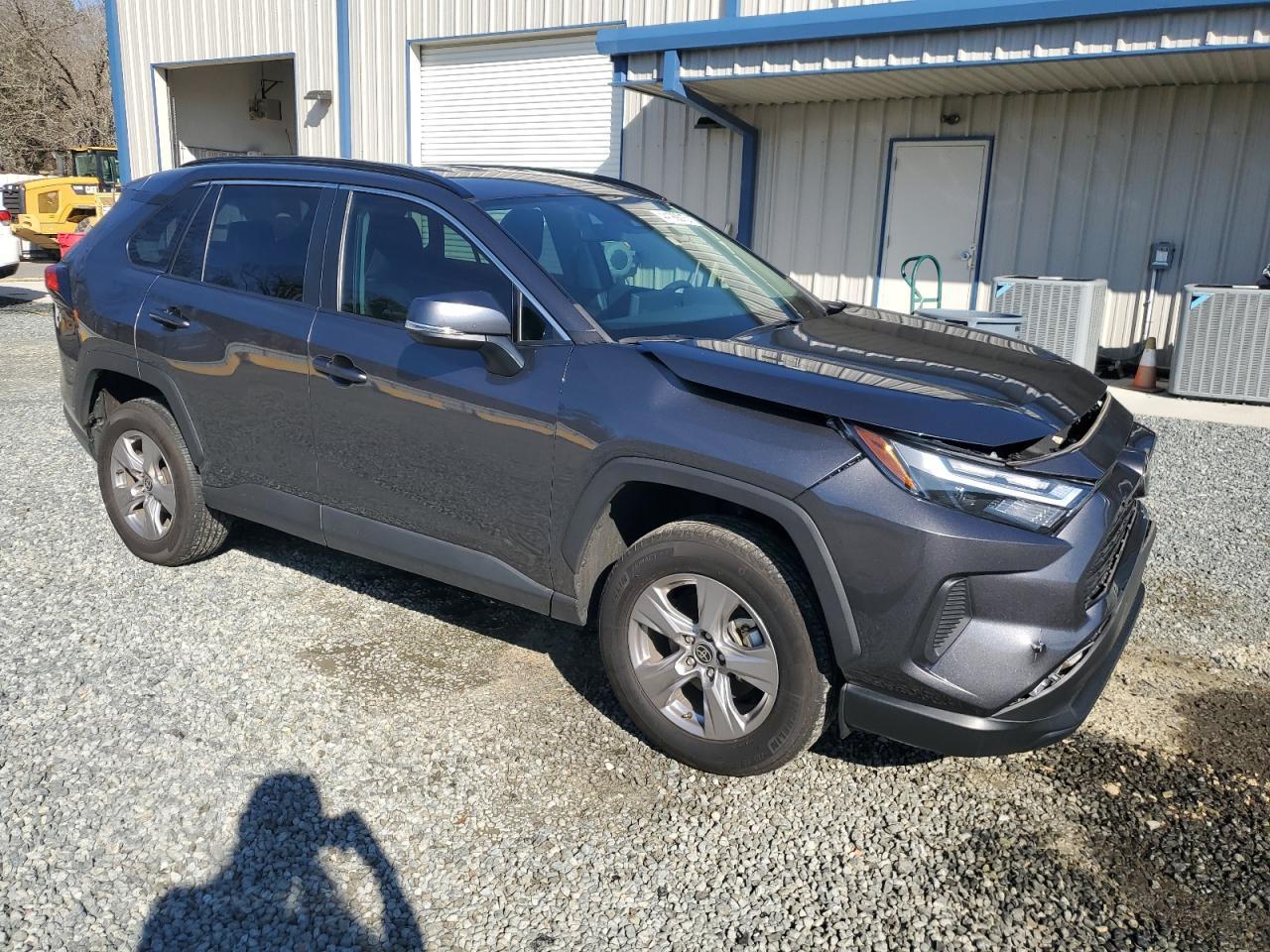 2022 TOYOTA RAV4 XLE - Image 4