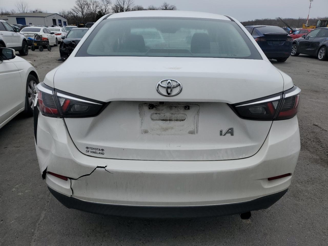 2017 TOYOTA YARIS IA - Image 6