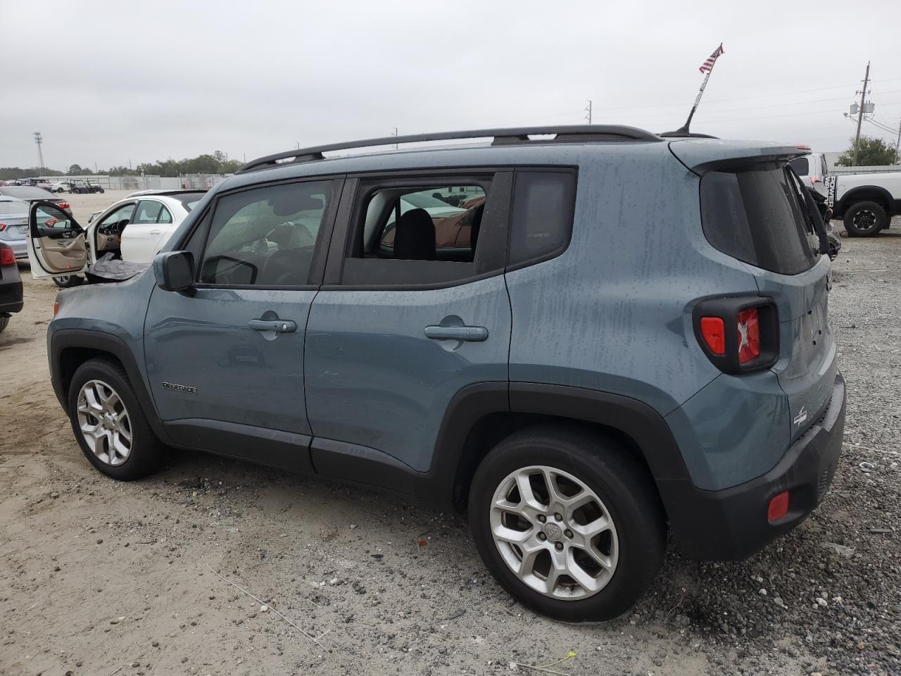2017 JEEP RENEGADE L - Image 2