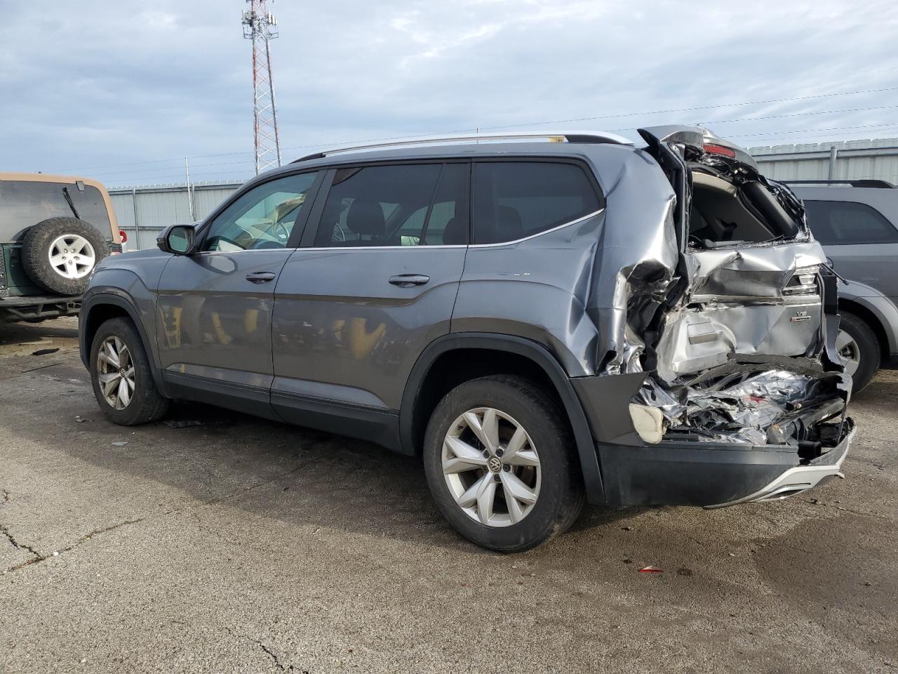 2018 VOLKSWAGEN ATLAS SE - Image 2