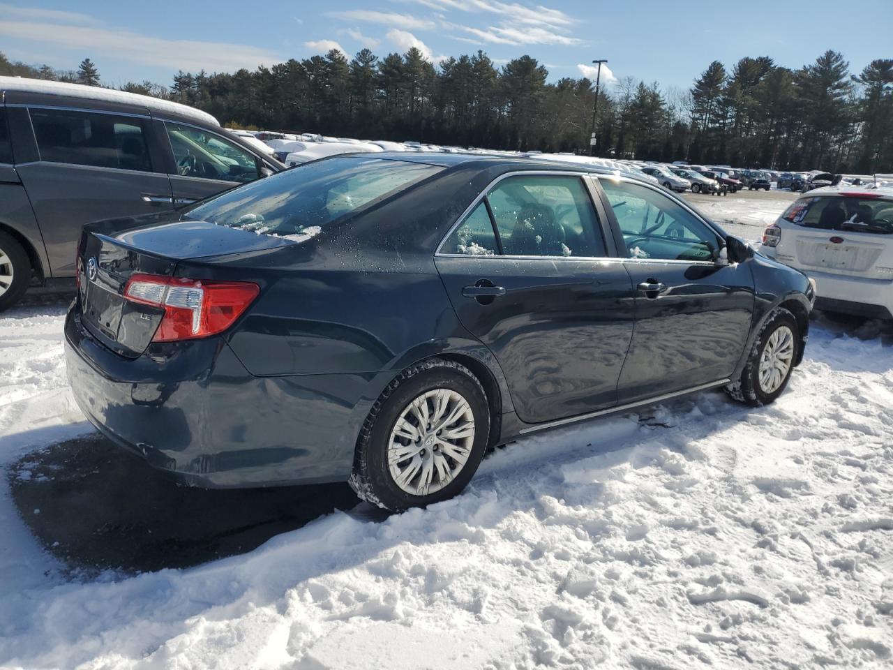 2013 TOYOTA CAMRY L - Фото 3