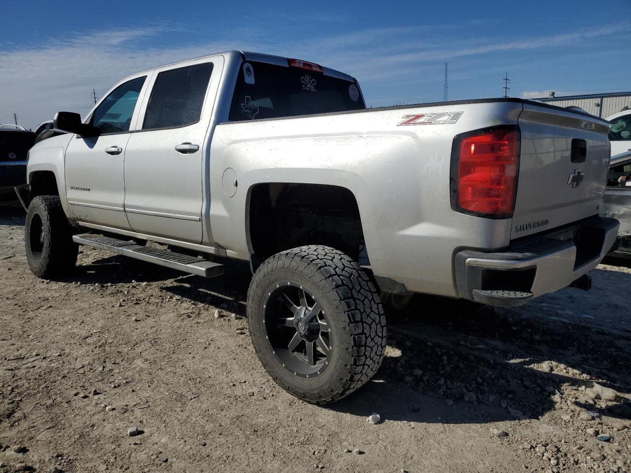 2017 CHEVROLET SILVERADO - Image 2