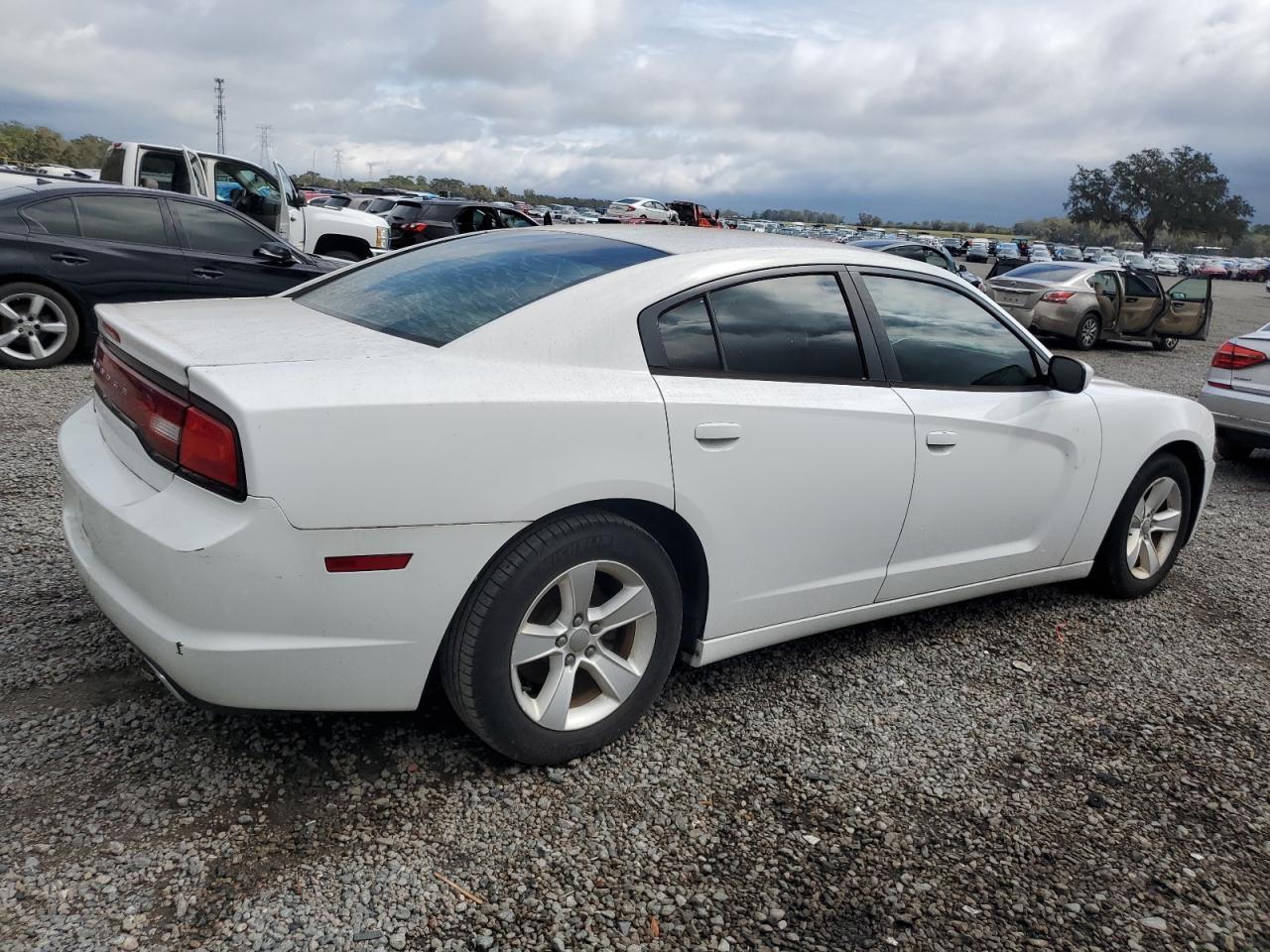 2014 DODGE CHARGER SE - Фото 3