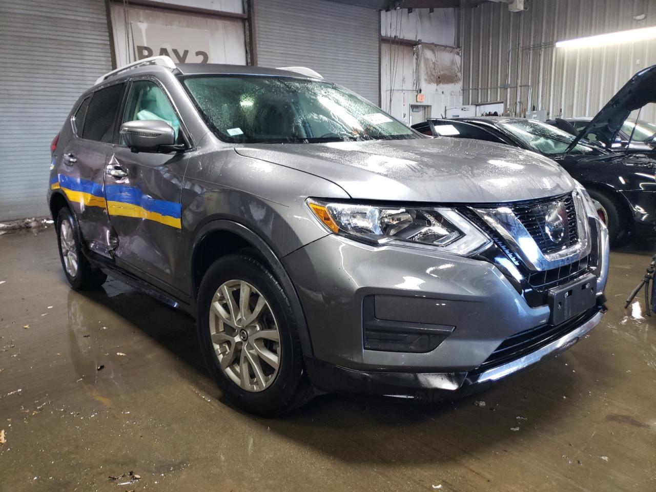 2017 NISSAN ROGUE SV - Image 4