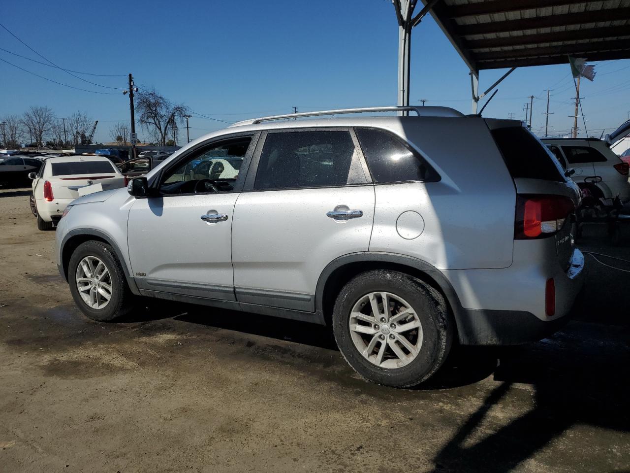 2015 KIA SORENTO LX - Image 2