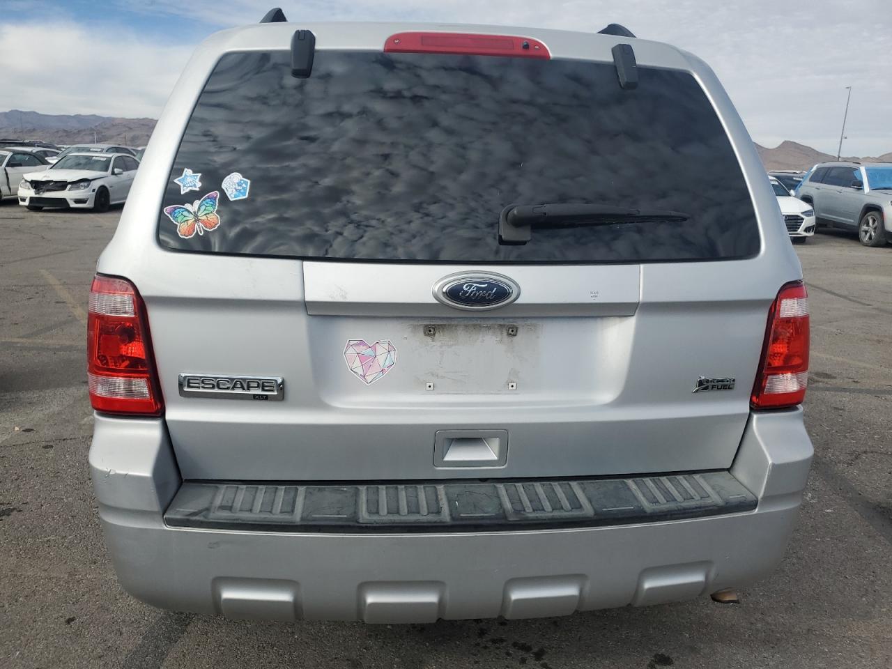 2010 FORD ESCAPE XLT - Image 6