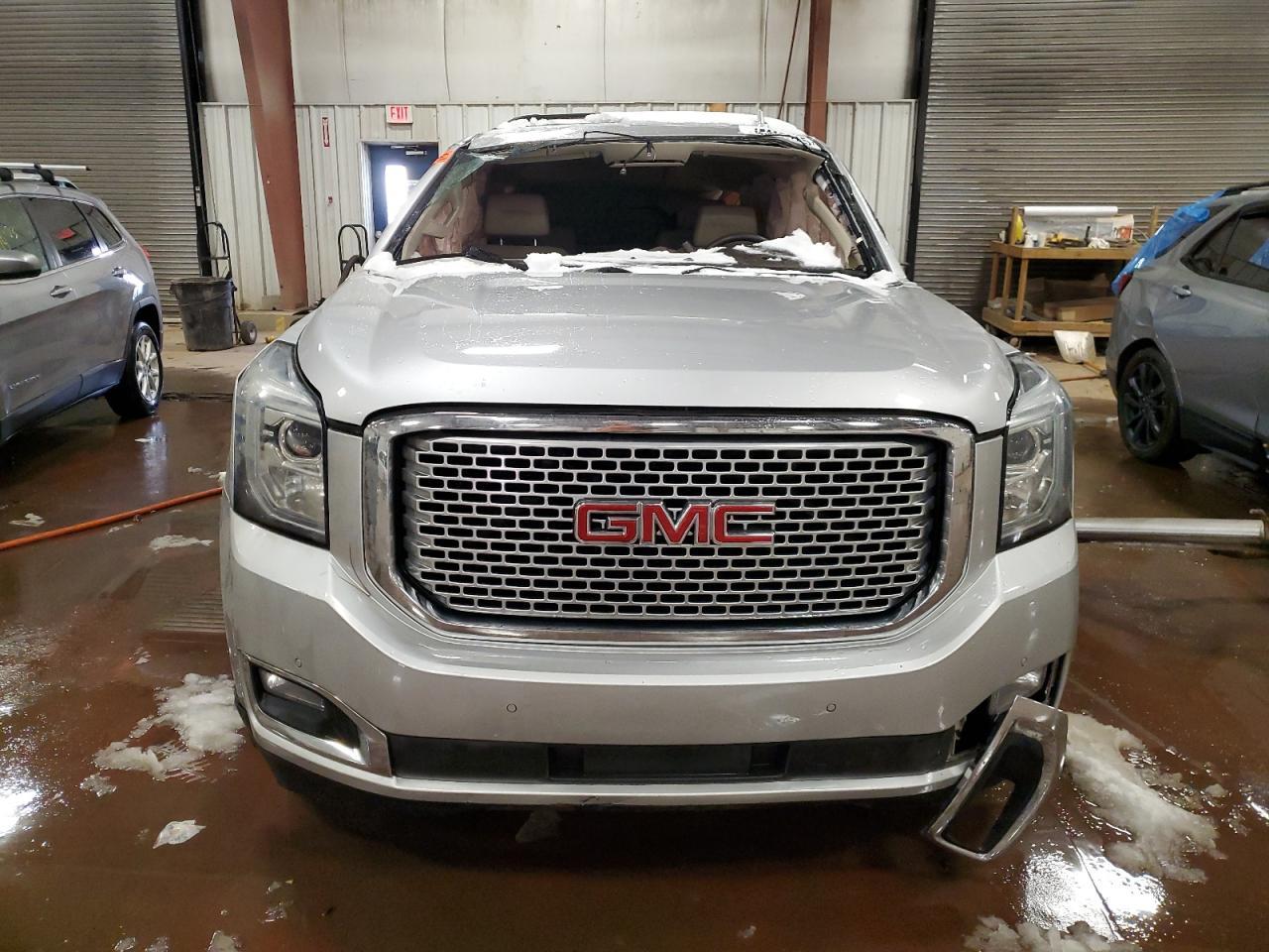 2016 GMC YUKON XL D - Фото 5
