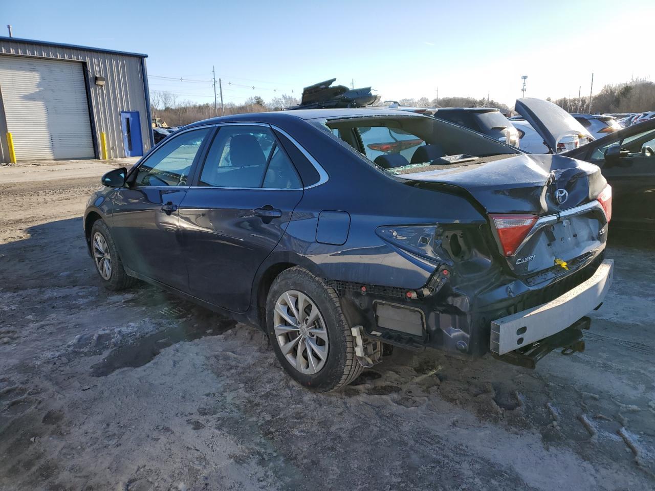 2016 TOYOTA CAMRY LE - Фото 2