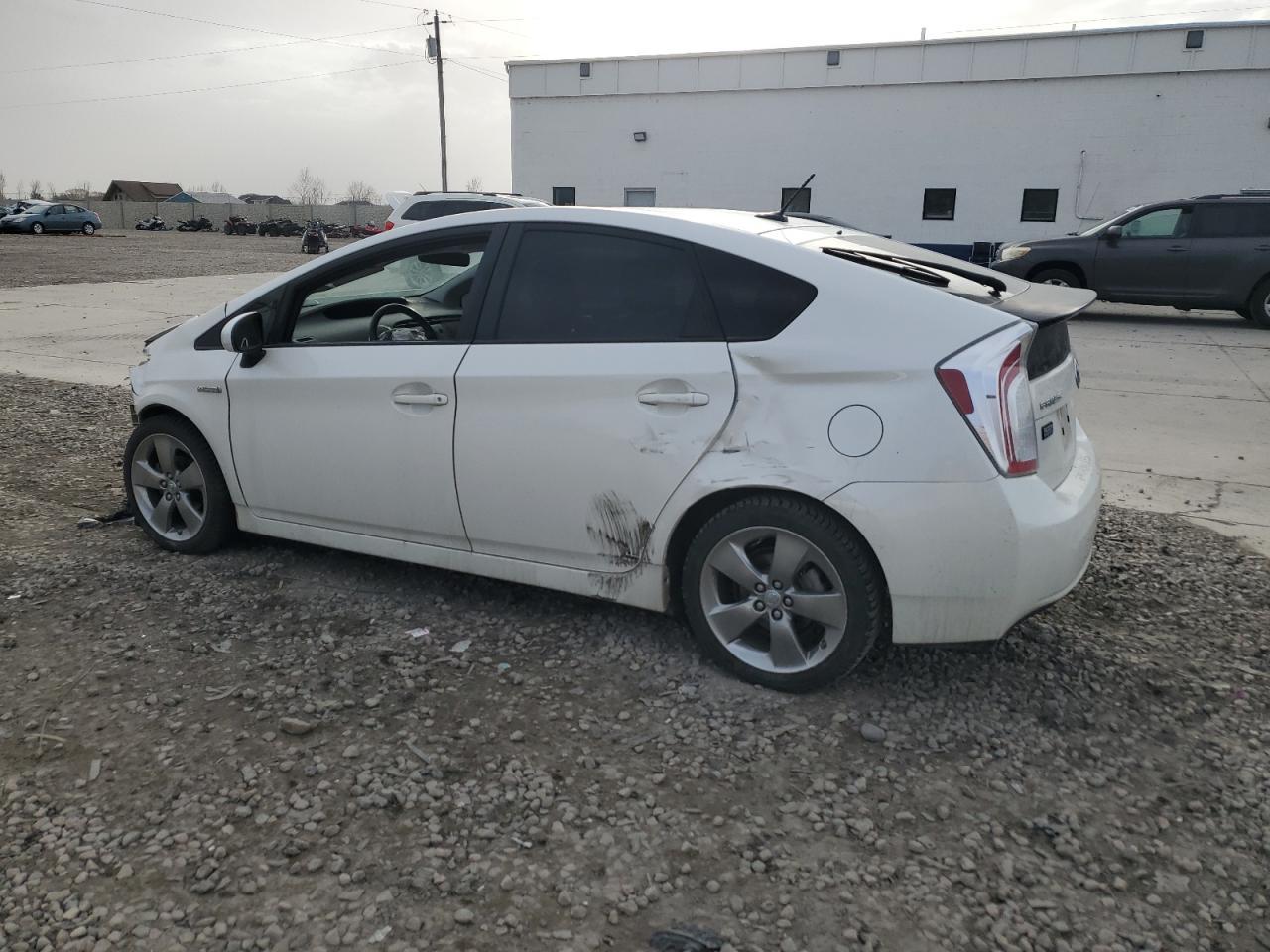 2013 TOYOTA PRIUS - Фото 2