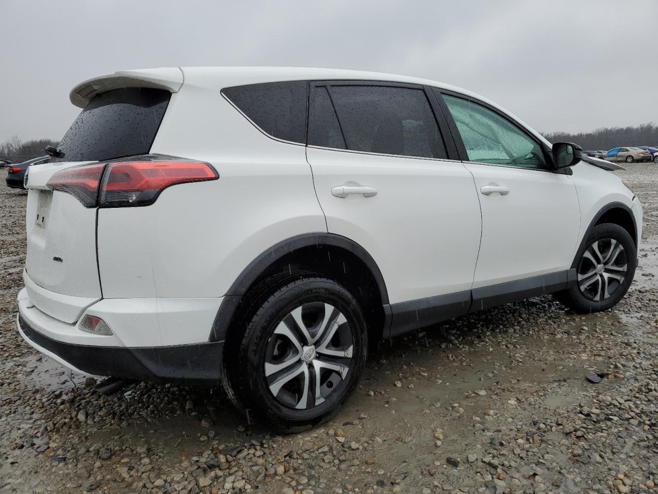 2018 TOYOTA RAV4 LE - Image 3