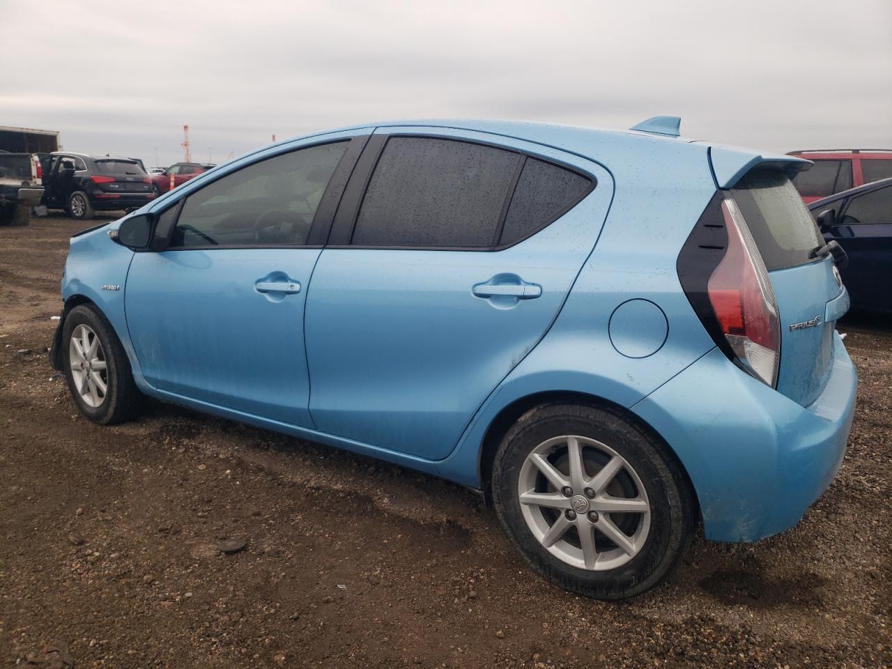 2015 TOYOTA PRIUS C - Image 2