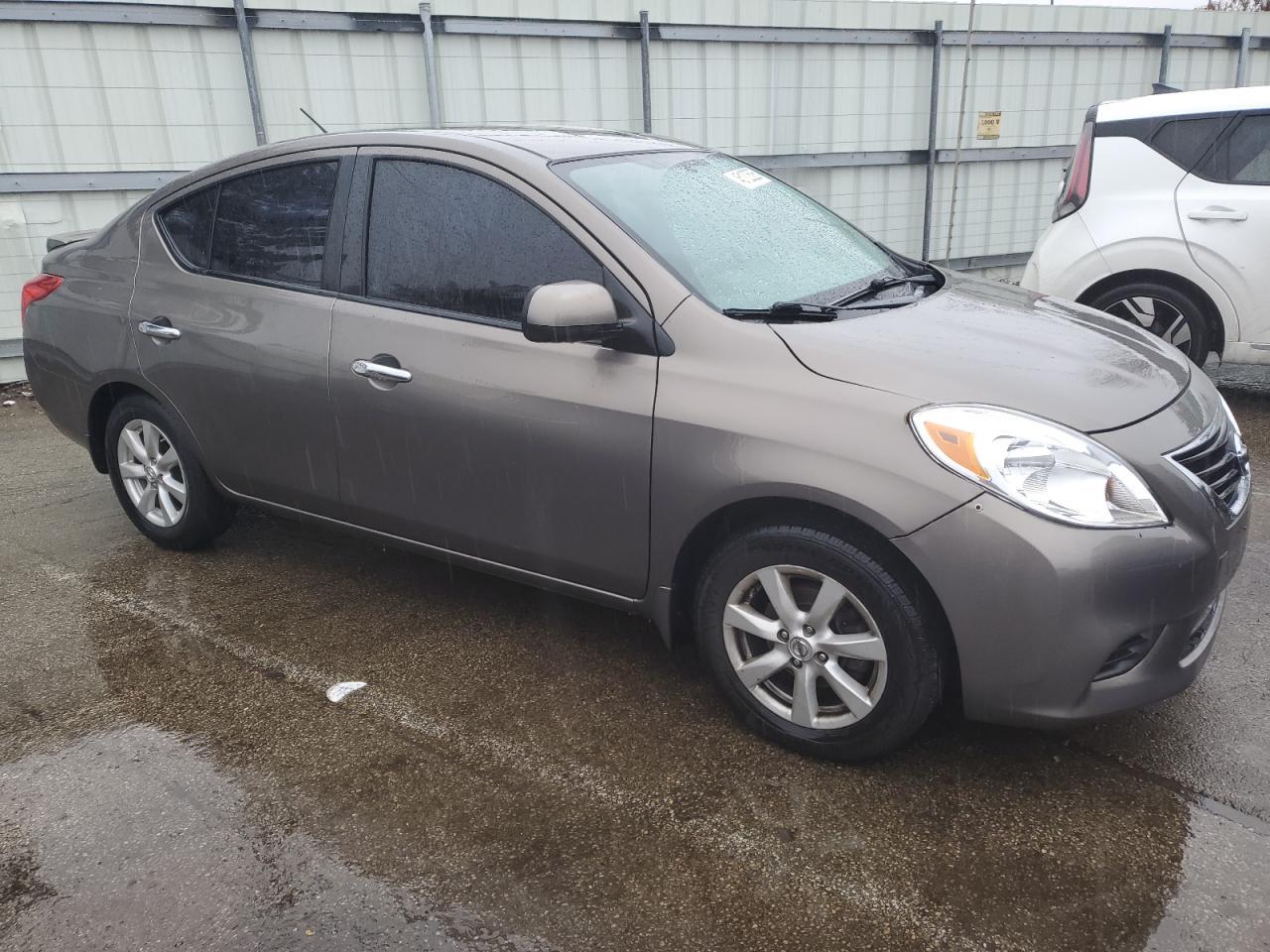 2014 NISSAN VERSA S - Фото 4