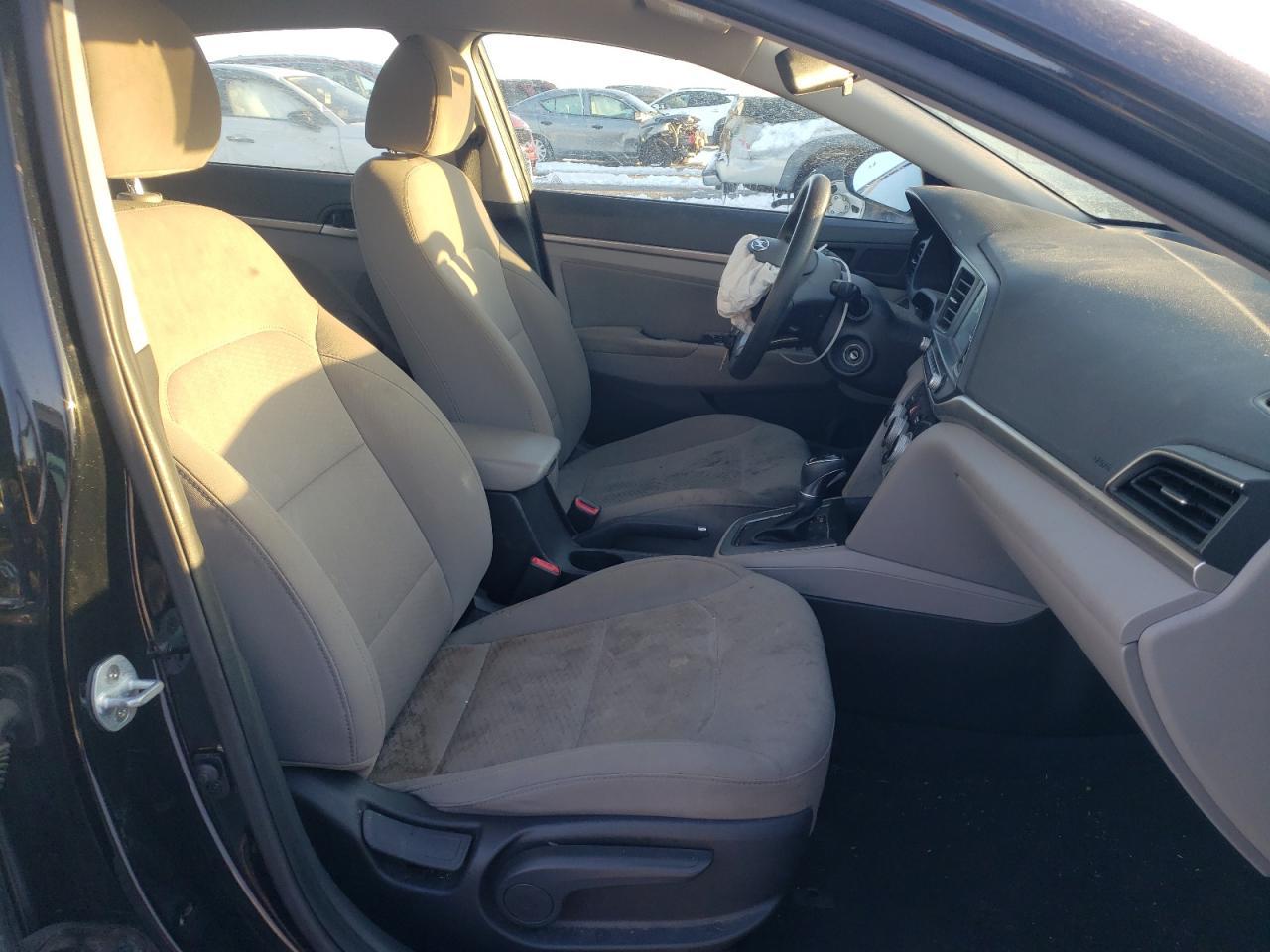 2019 HYUNDAI ELANTRA SE - Фото 7