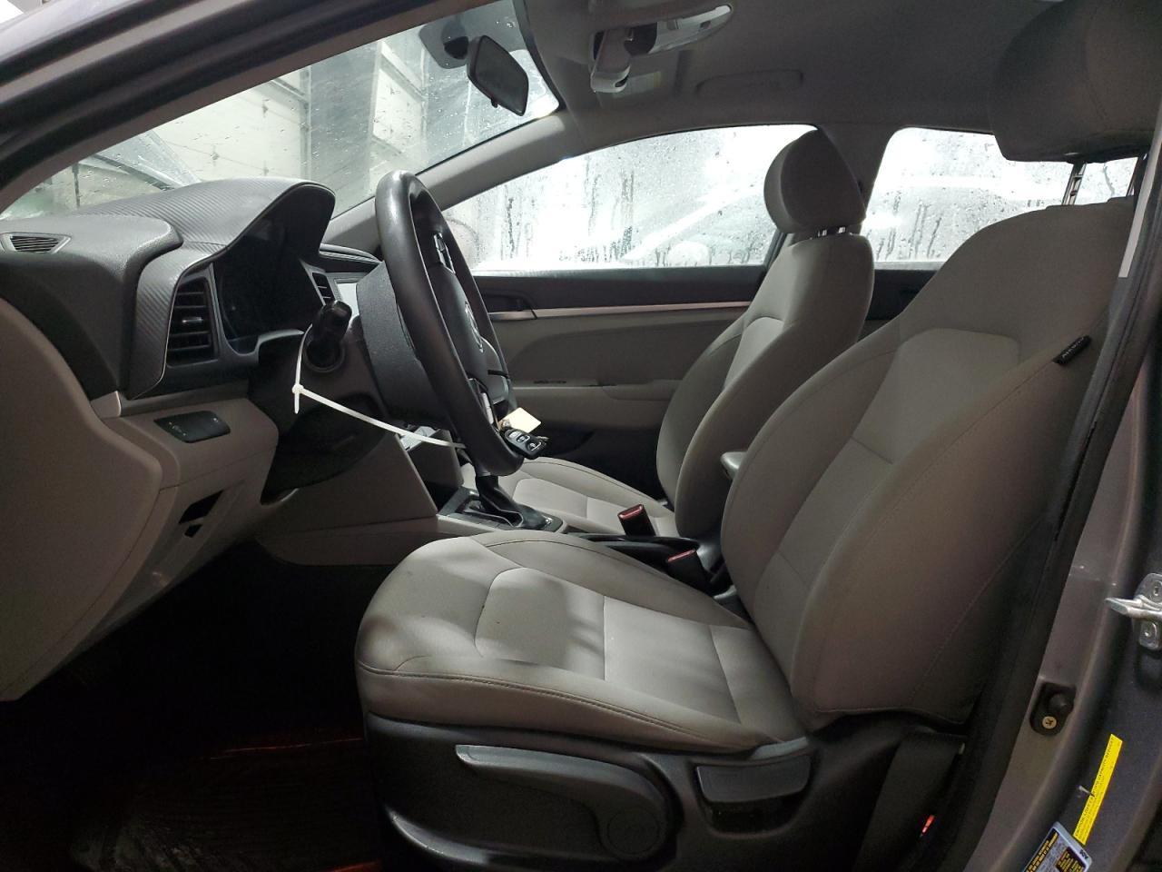 2019 HYUNDAI ELANTRA SE - Фото 7