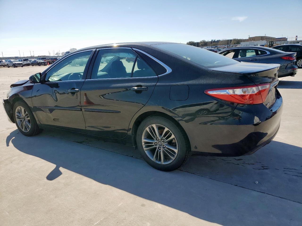 2016 TOYOTA CAMRY LE - Фото 2