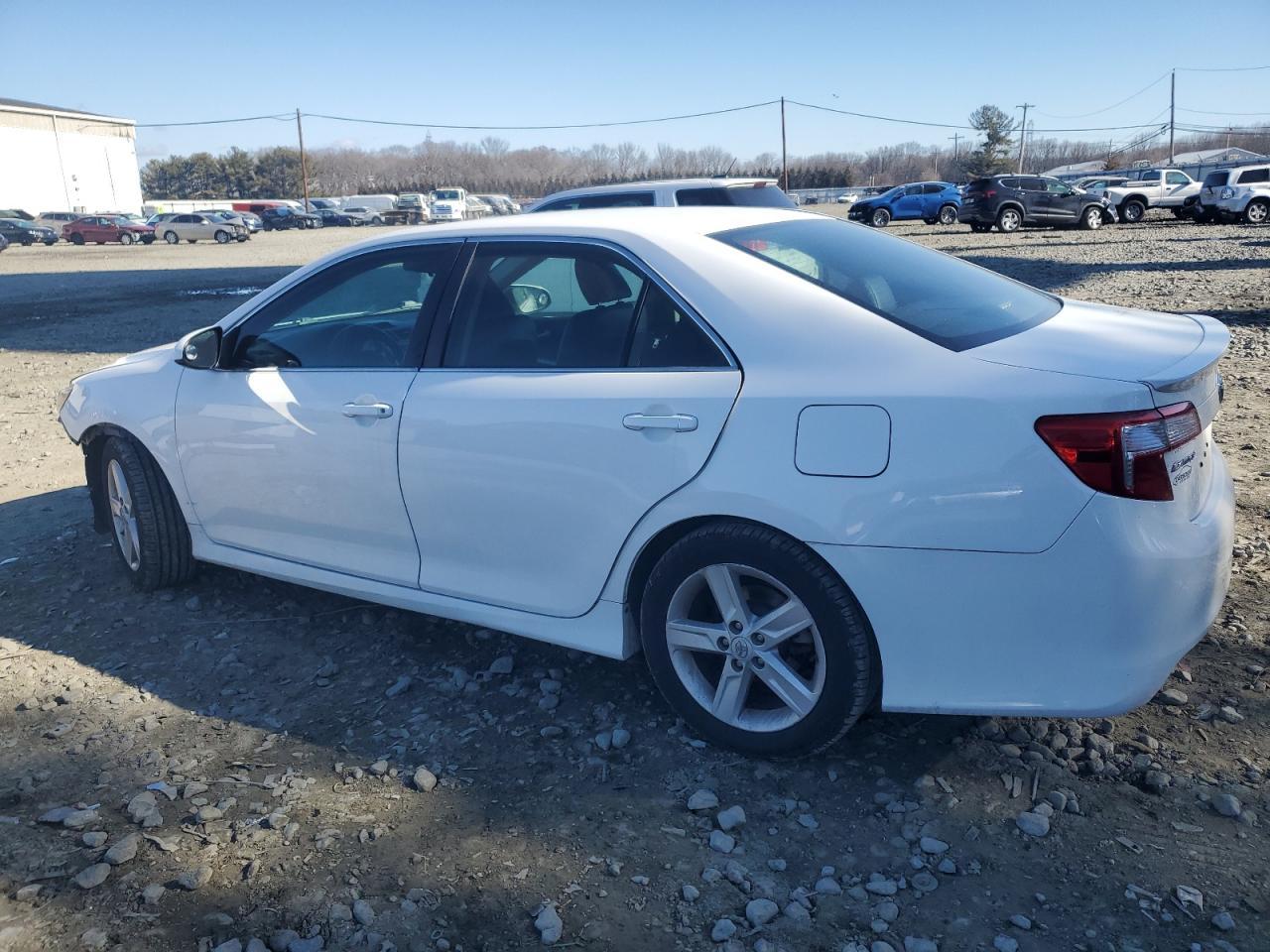 2014 TOYOTA CAMRY L - Image 2