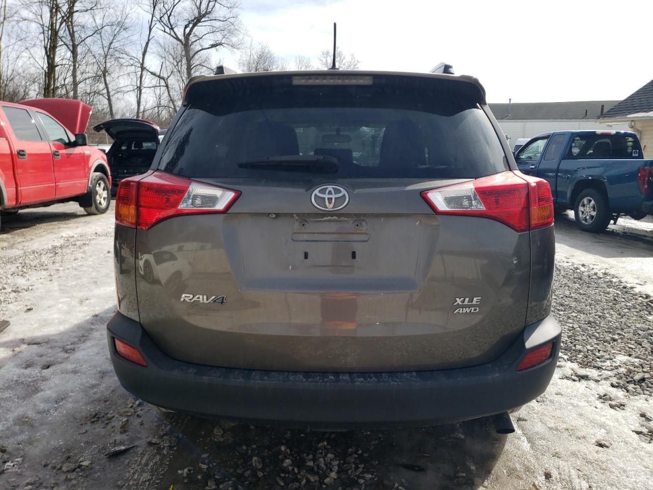 2015 TOYOTA RAV4 XLE - Фото 6