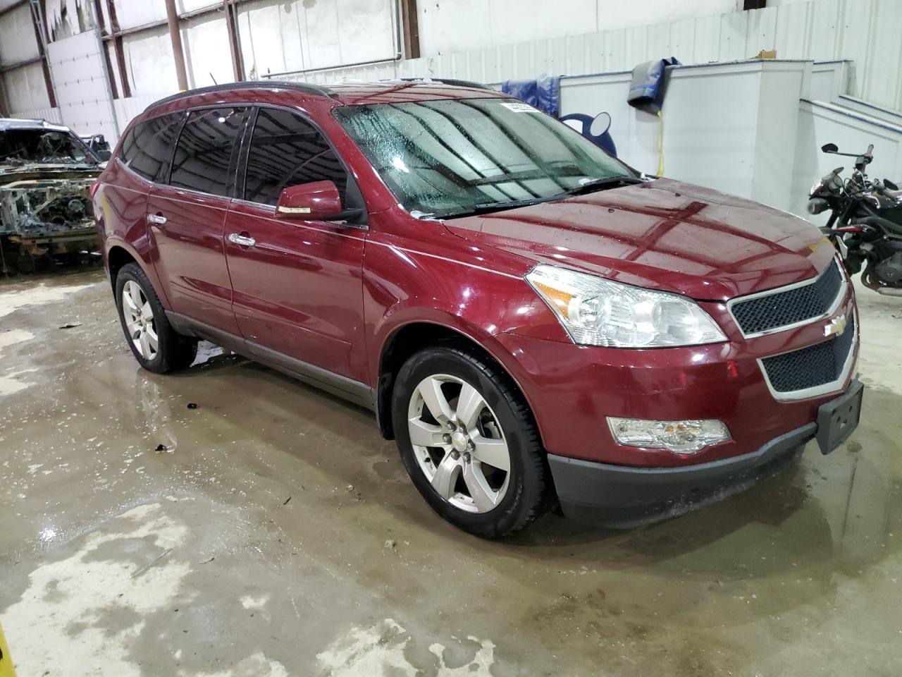 2011 CHEVROLET TRAVERSE L - Фото 4