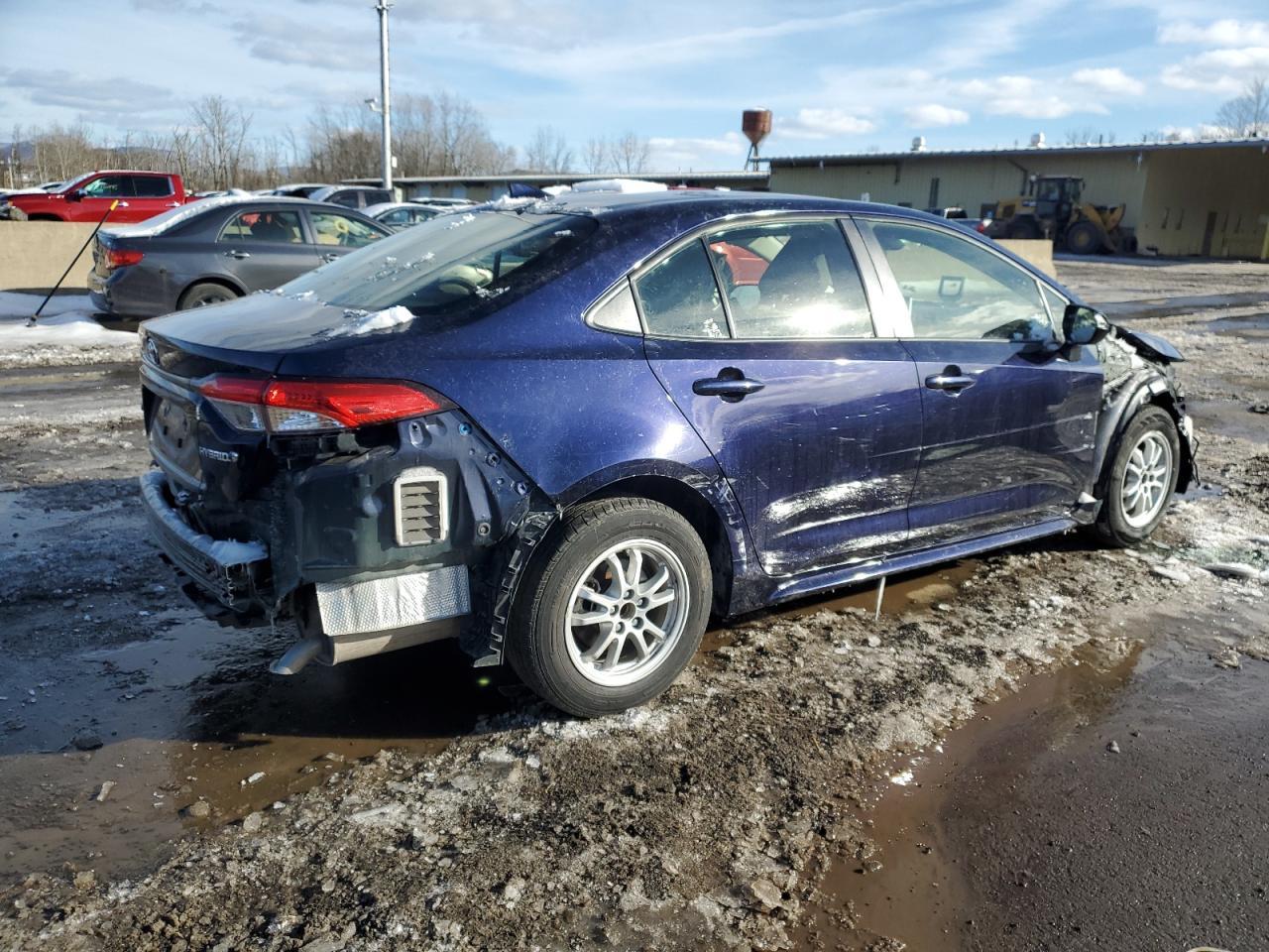 2021 TOYOTA COROLLA LE - Image 3