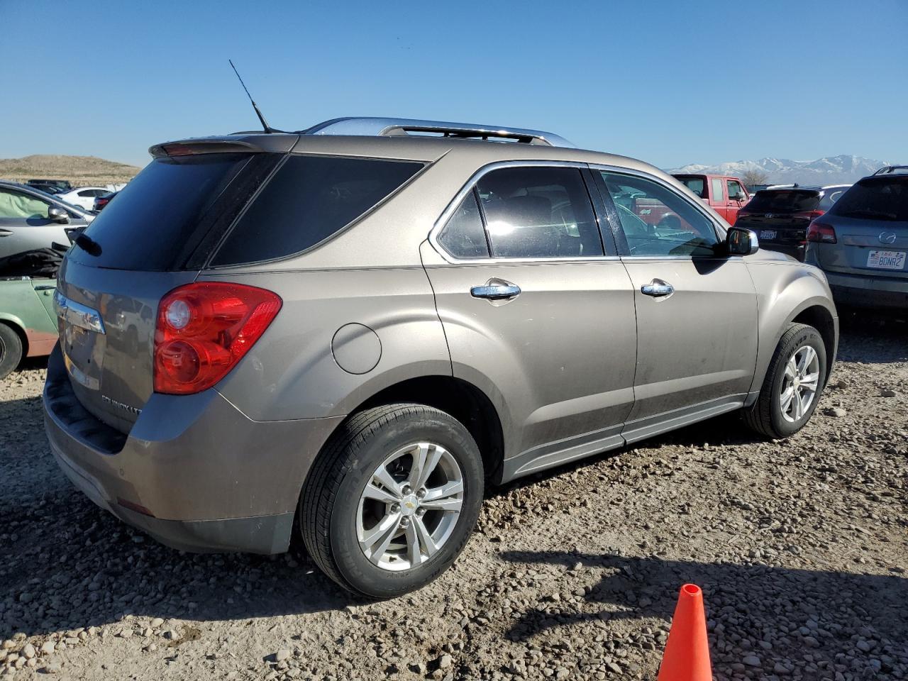 2011 CHEVROLET EQUINOX LT - Image 3