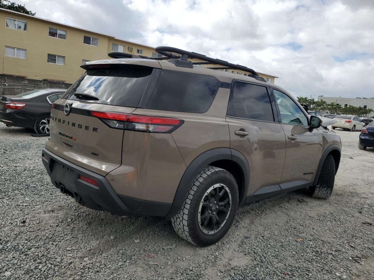 2023 NISSAN PATHFINDER - Фото 3