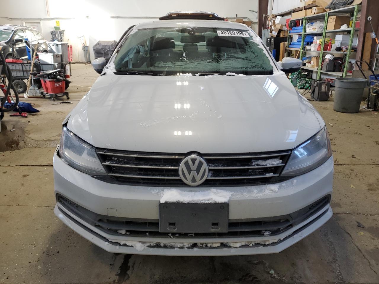 2017 VOLKSWAGEN JETTA SE - Image 5
