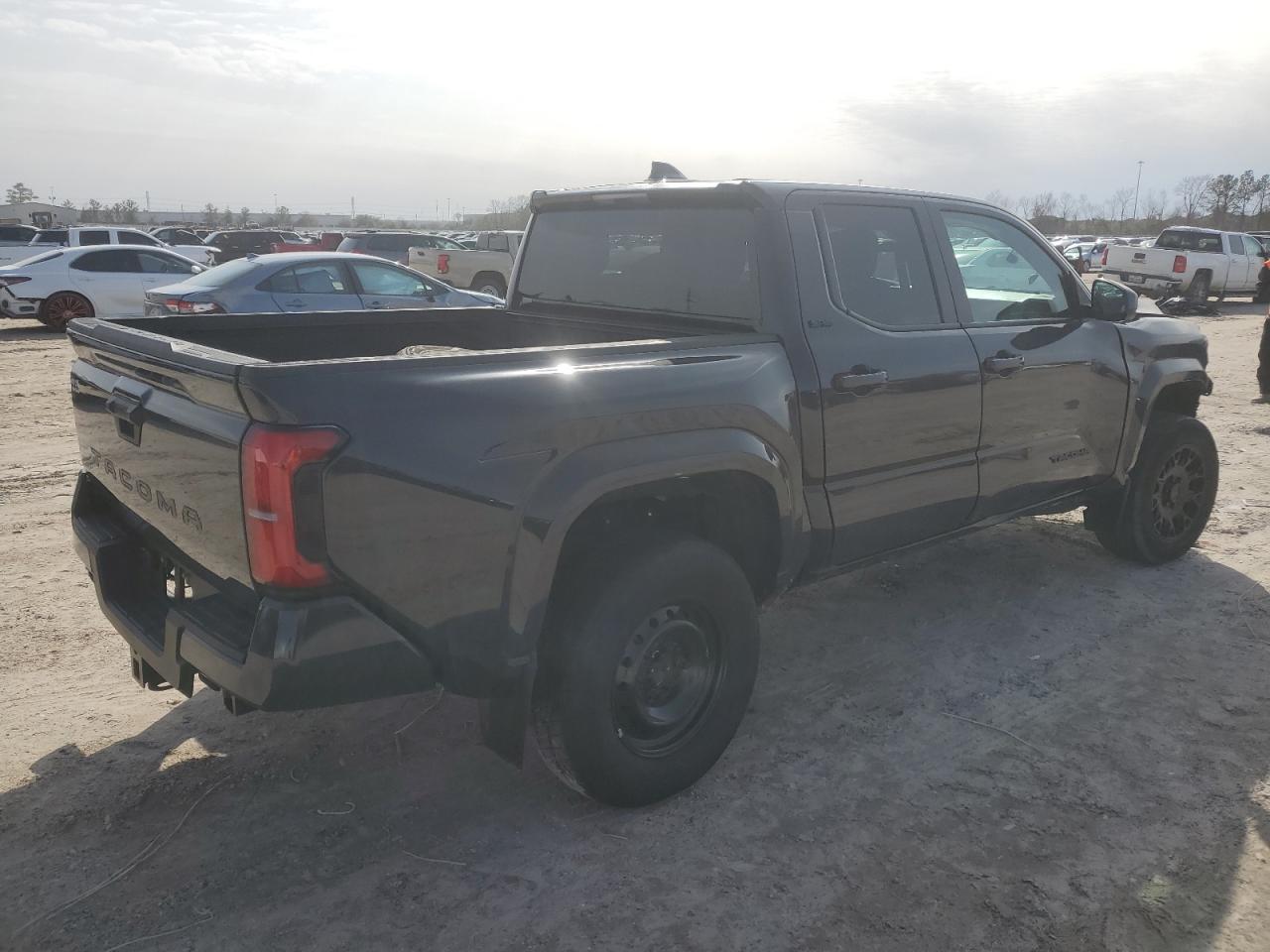 2024 TOYOTA TACOMA DOU - Фото 3