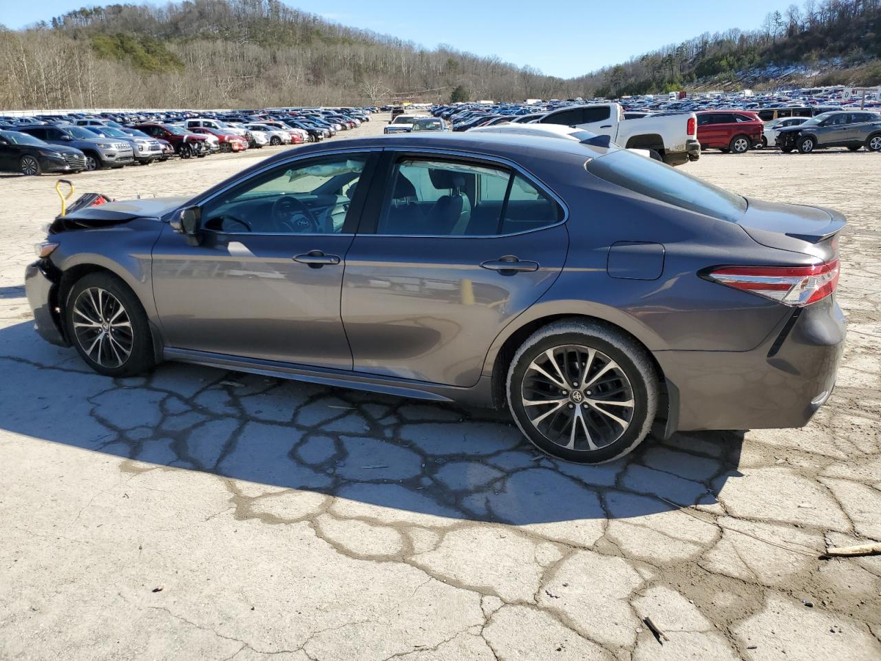 2020 TOYOTA CAMRY SE - Image 2