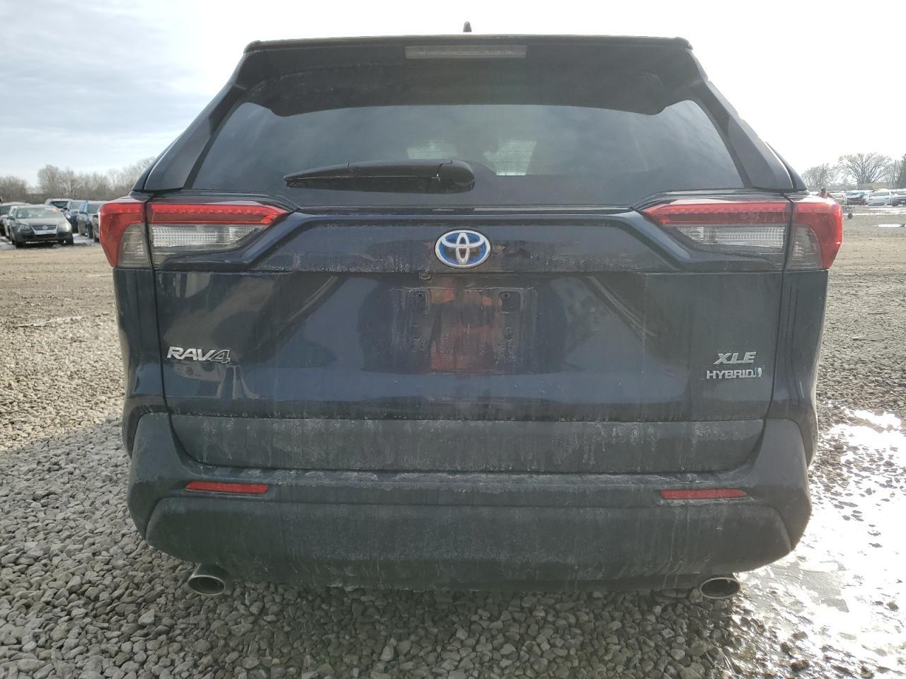 2024 TOYOTA RAV4 XLE P - Фото 6