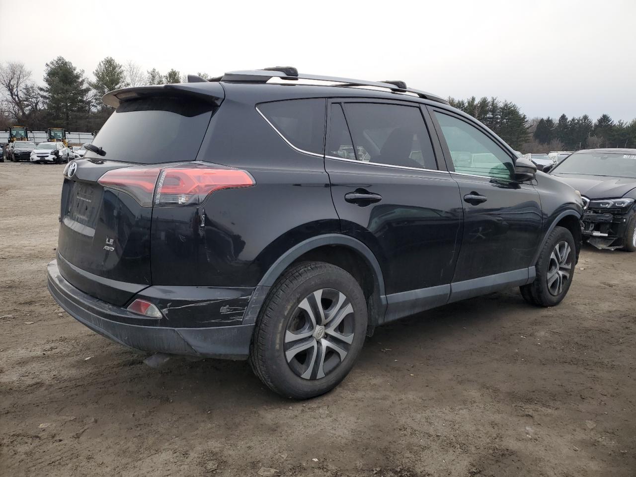 2017 TOYOTA RAV4 LE - Фото 3